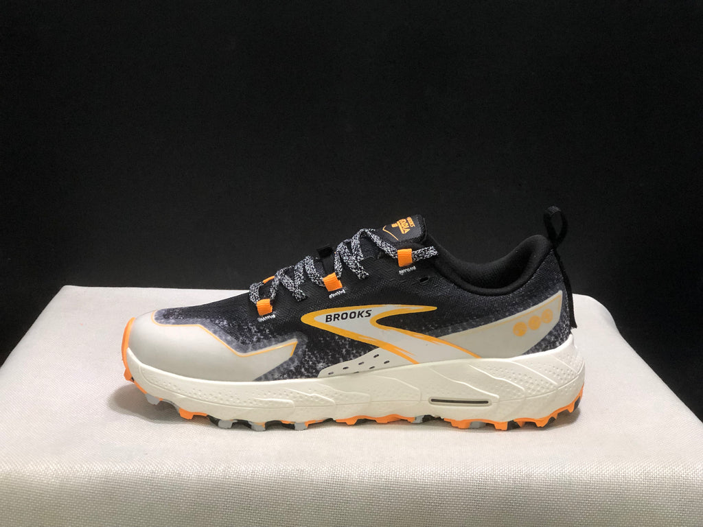 Brooks Cascadia 18 Low-top Running Shoes Black/Orange