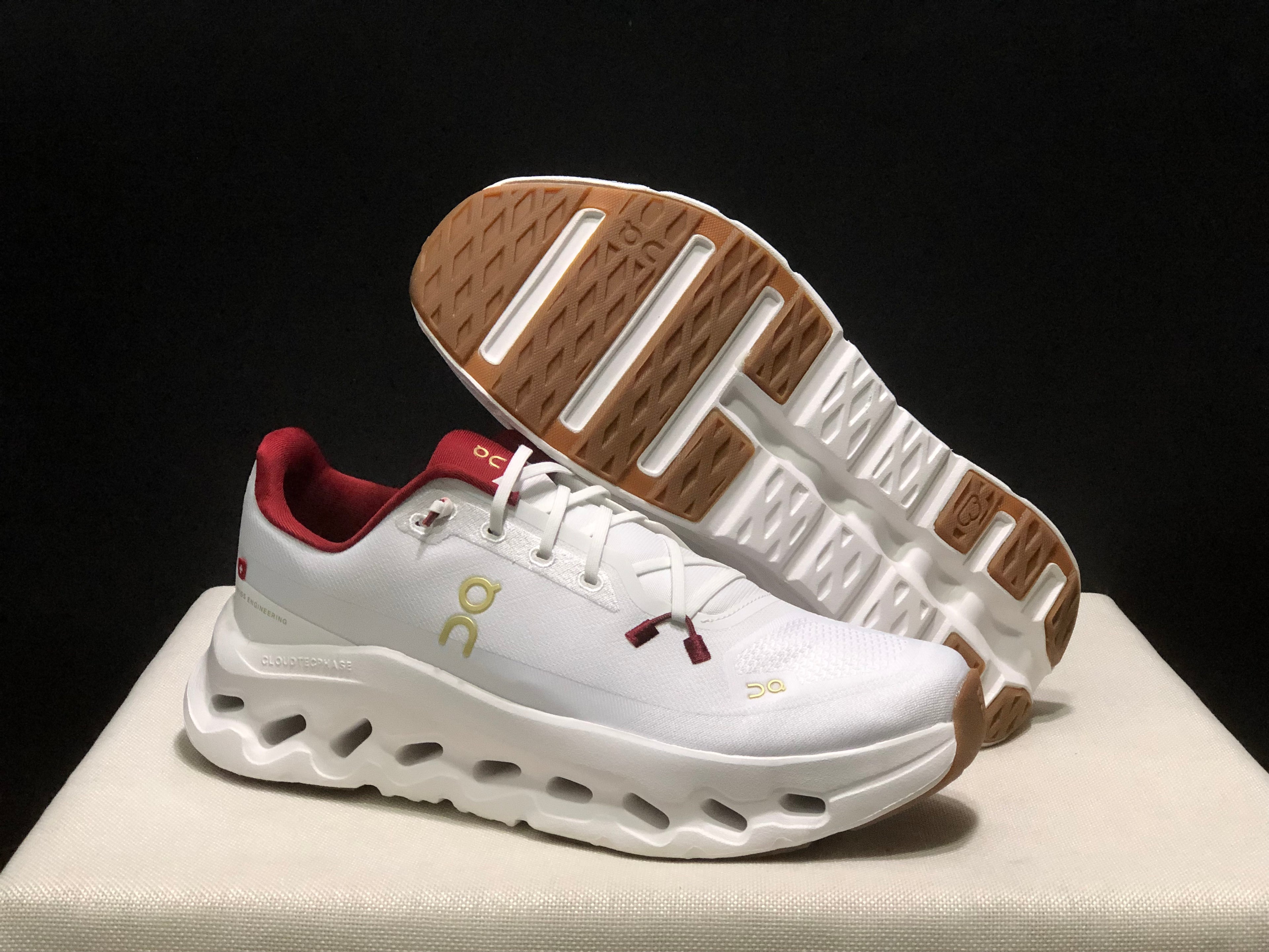 On Running Cloudtilt Shock Absorption Casual Running Shoes Pearl/Ivory/Red