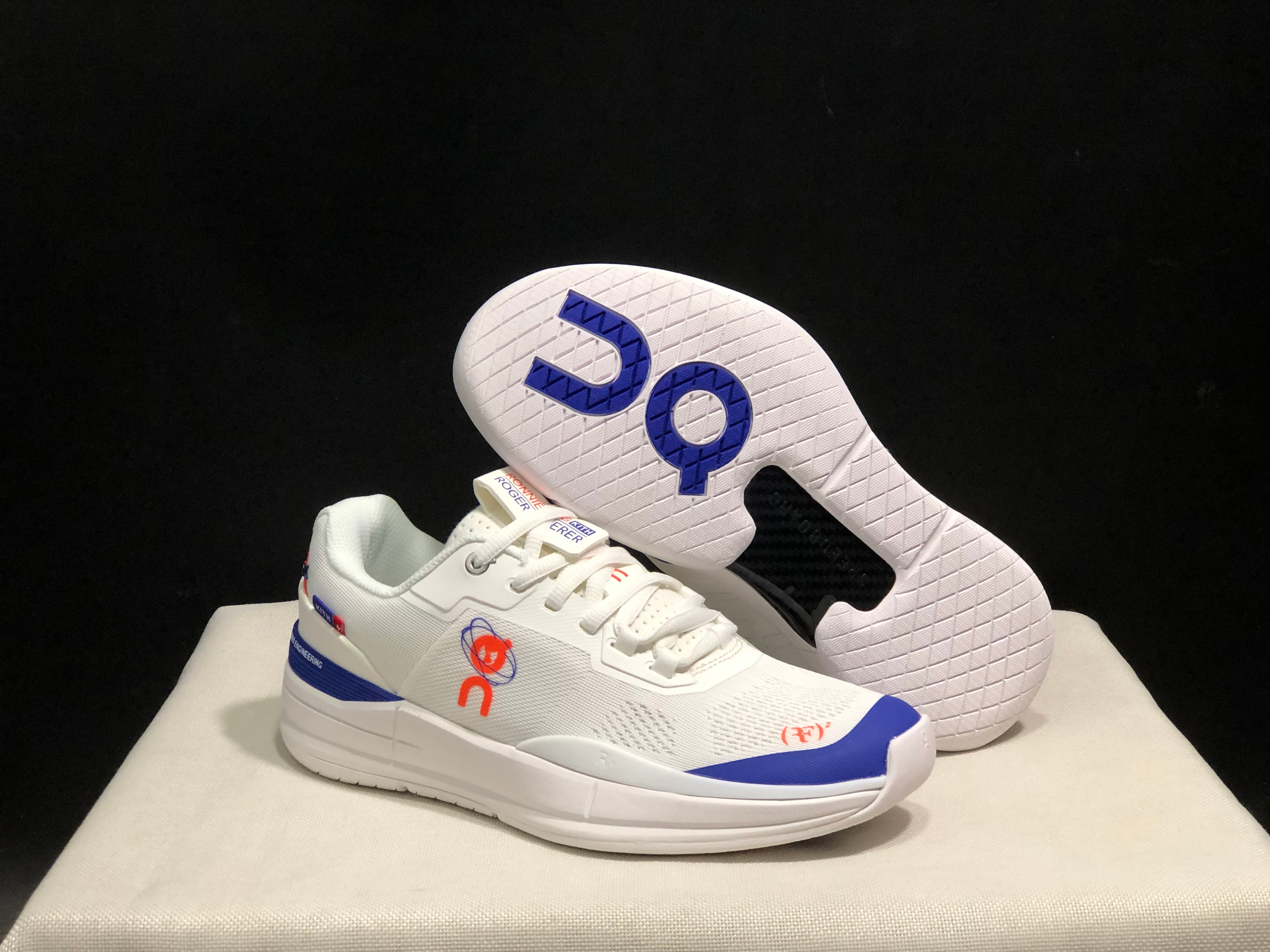 On Running The Roger Rro Durable And Breathable Tennis Shoes White/Royal