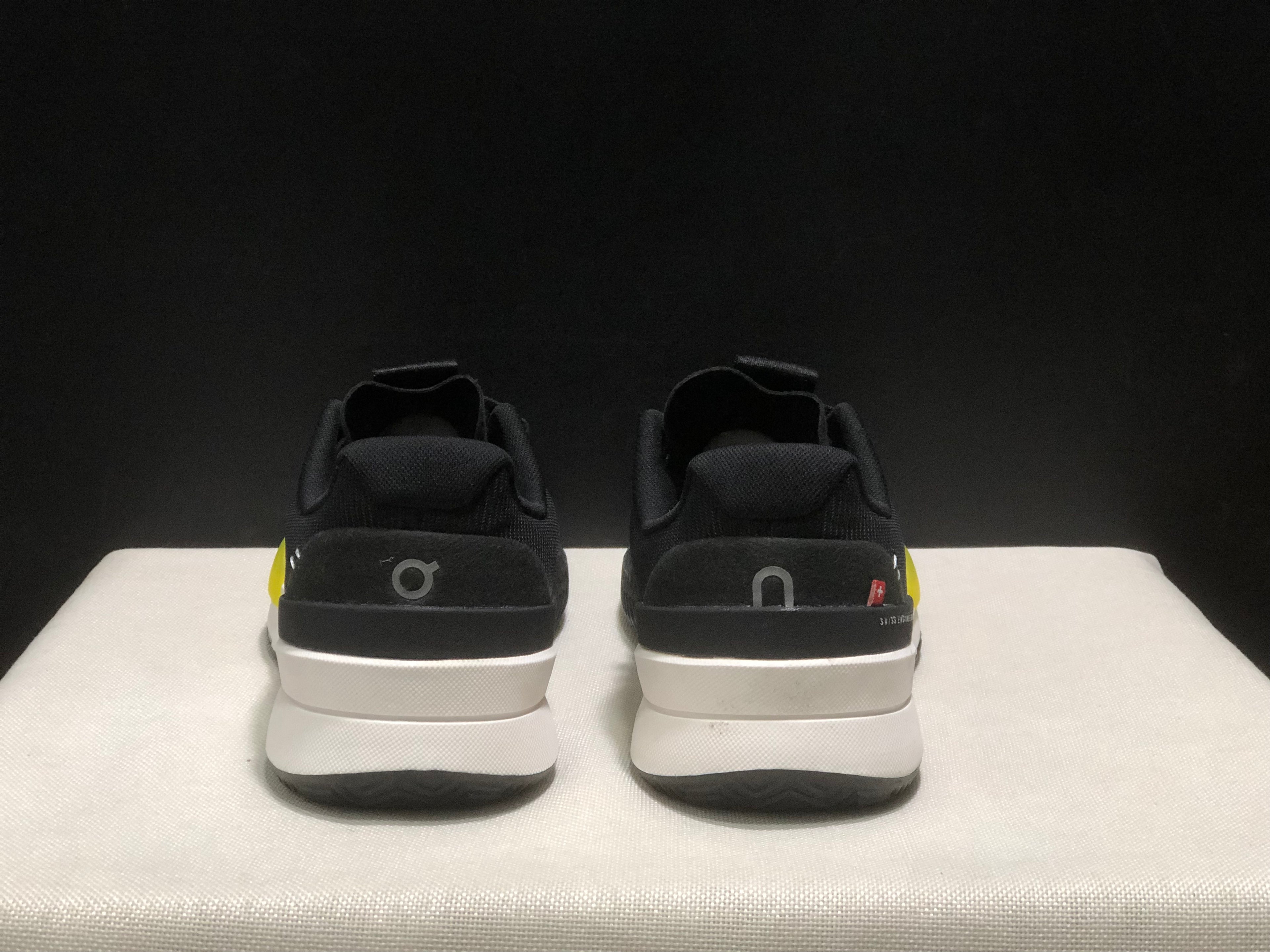 On Running The Roger Pro 2 Breathable Mesh Training Running Shoes Black/White/Lemon Yellow