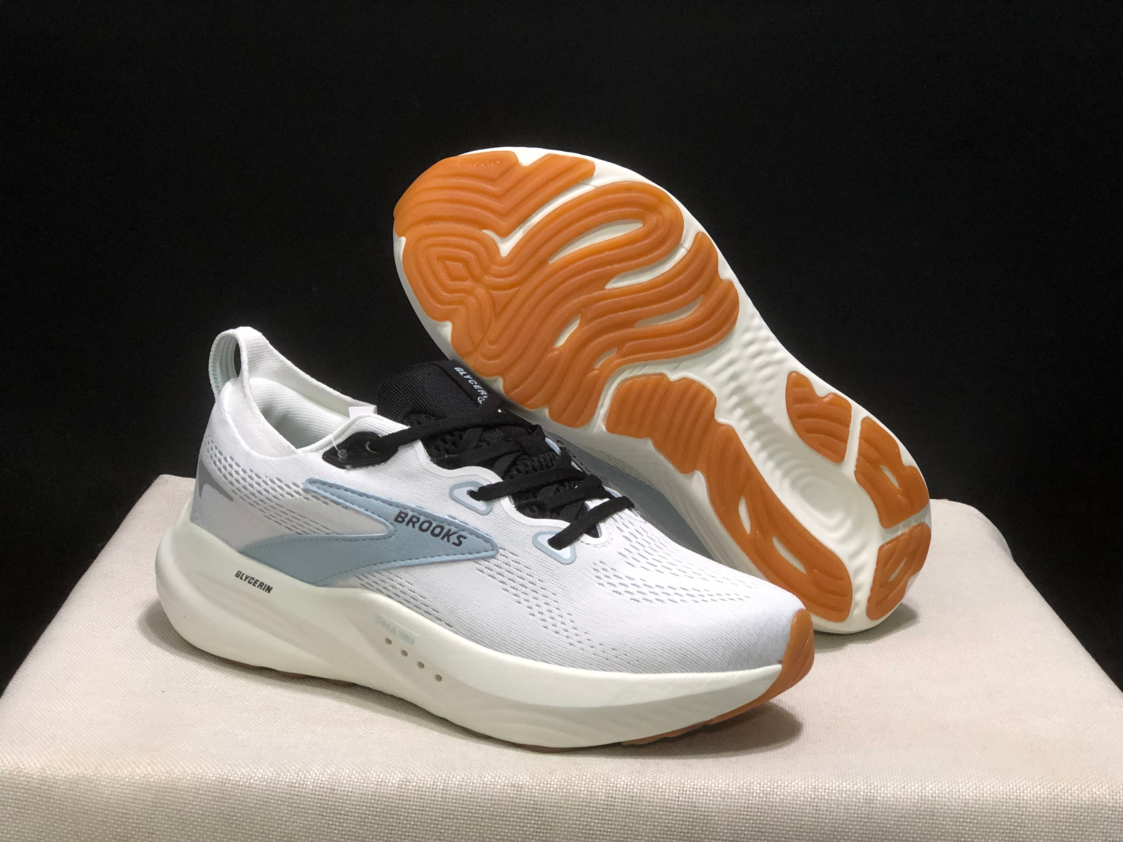 Brooks Glycerin 22 Comfortable Running Shoes White