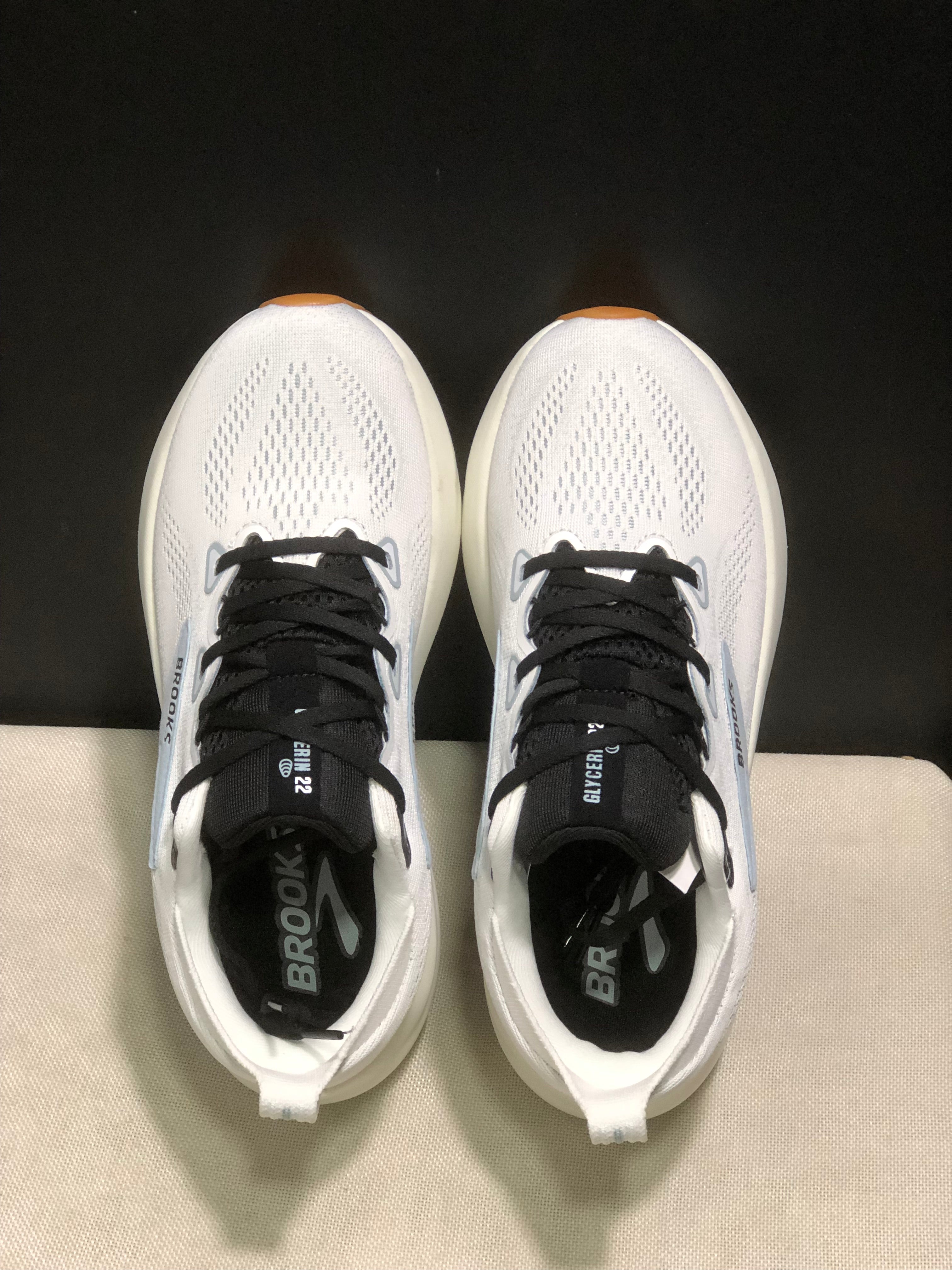 Brooks Glycerin 22 Comfortable Running Shoes White