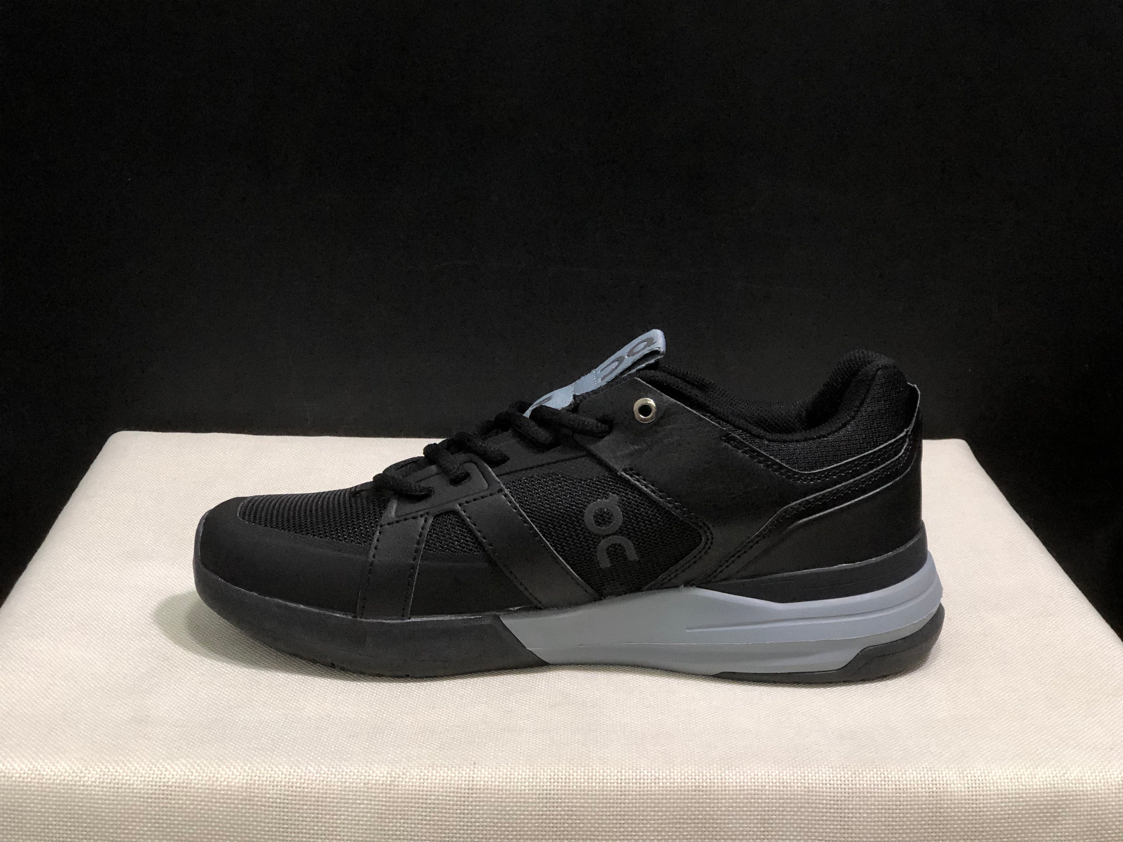 On Running The Roger Clubhouse Pro Anti-Slip Sports Shoes Black/Grey