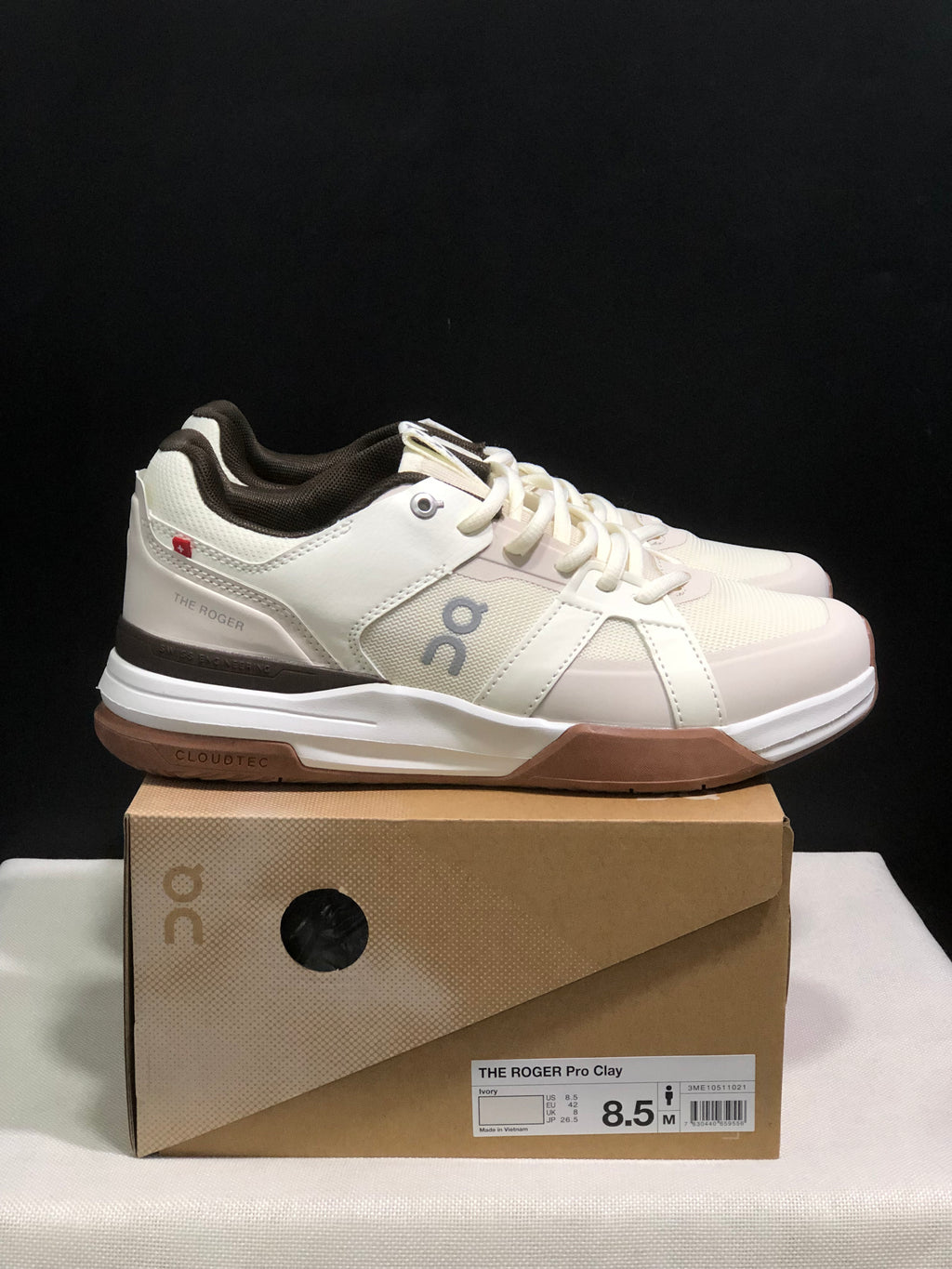 On Running The Roger Clubhouse Pro Anti-Slip Sports Shoes Ivory/Brown