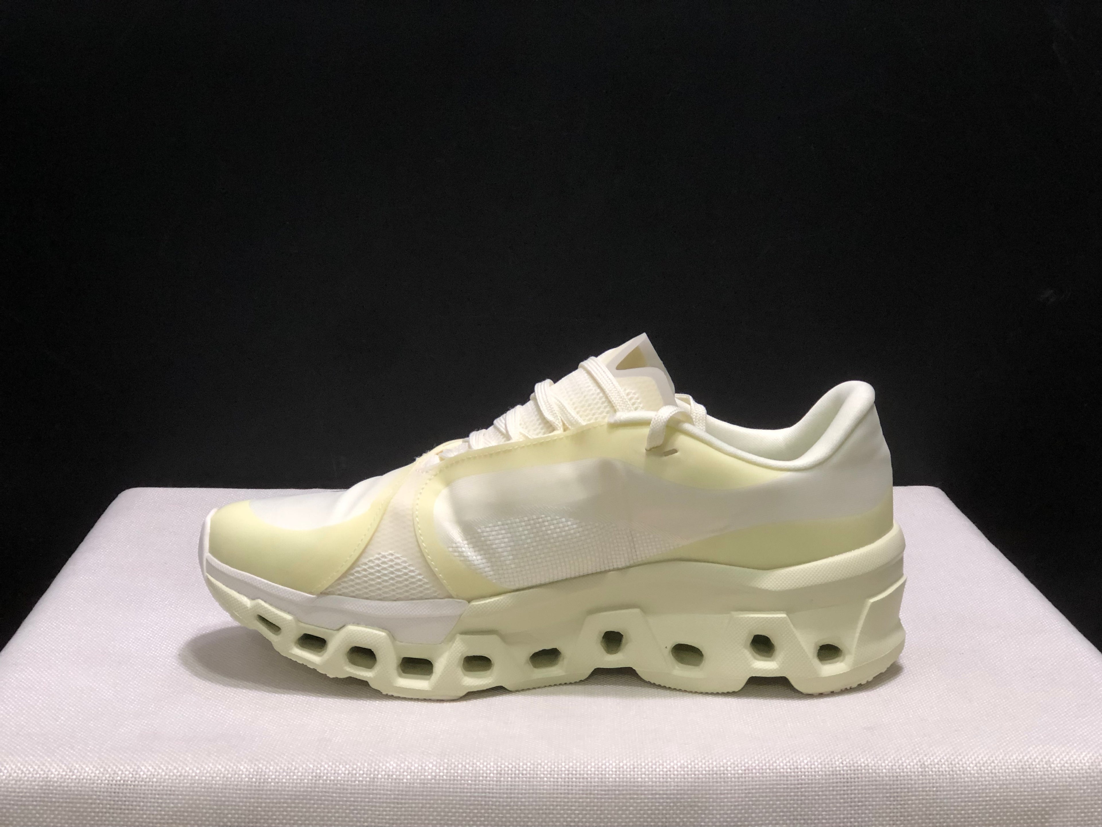 Post Archive Faction x On Running Cloudmonster 2 Sports Shoes Milky Yellow