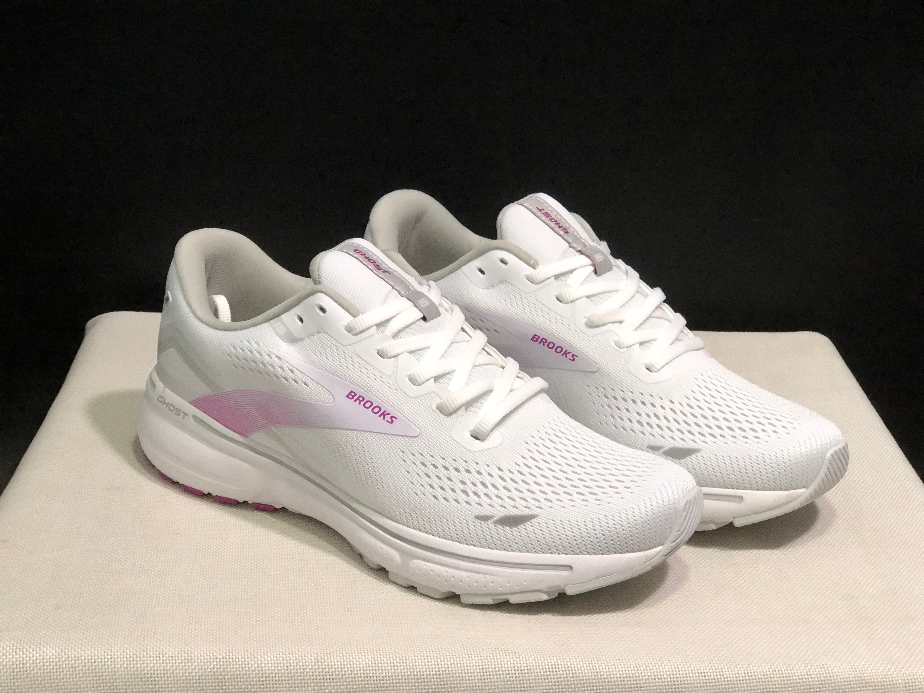 Brooks Ghost 15 Shock-absorbing Wear-resistant Low-top Running Shoes White Rose Red