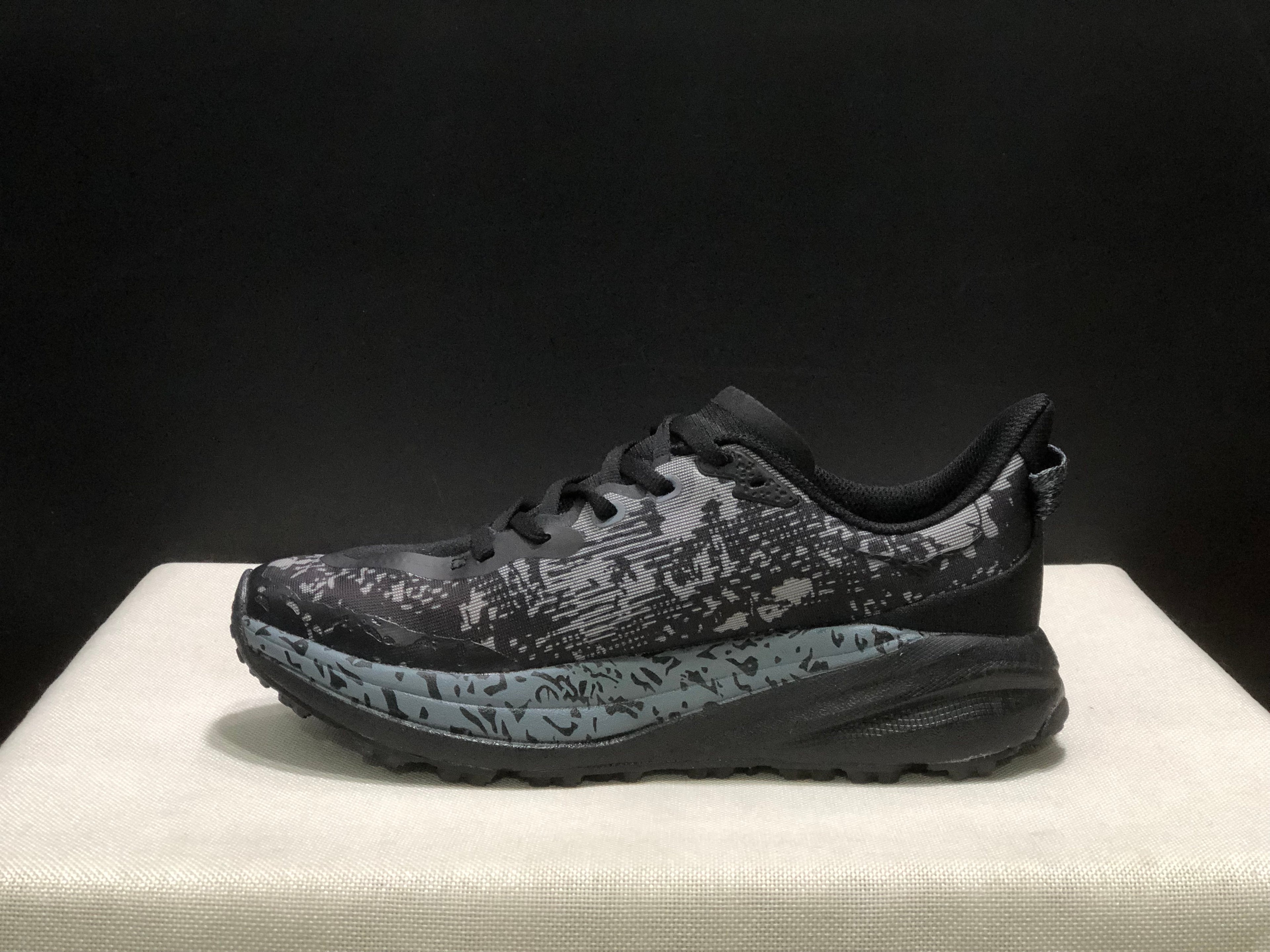 Hoka One One Speedgoat 6 Black Trail Running Shoes Sneakers