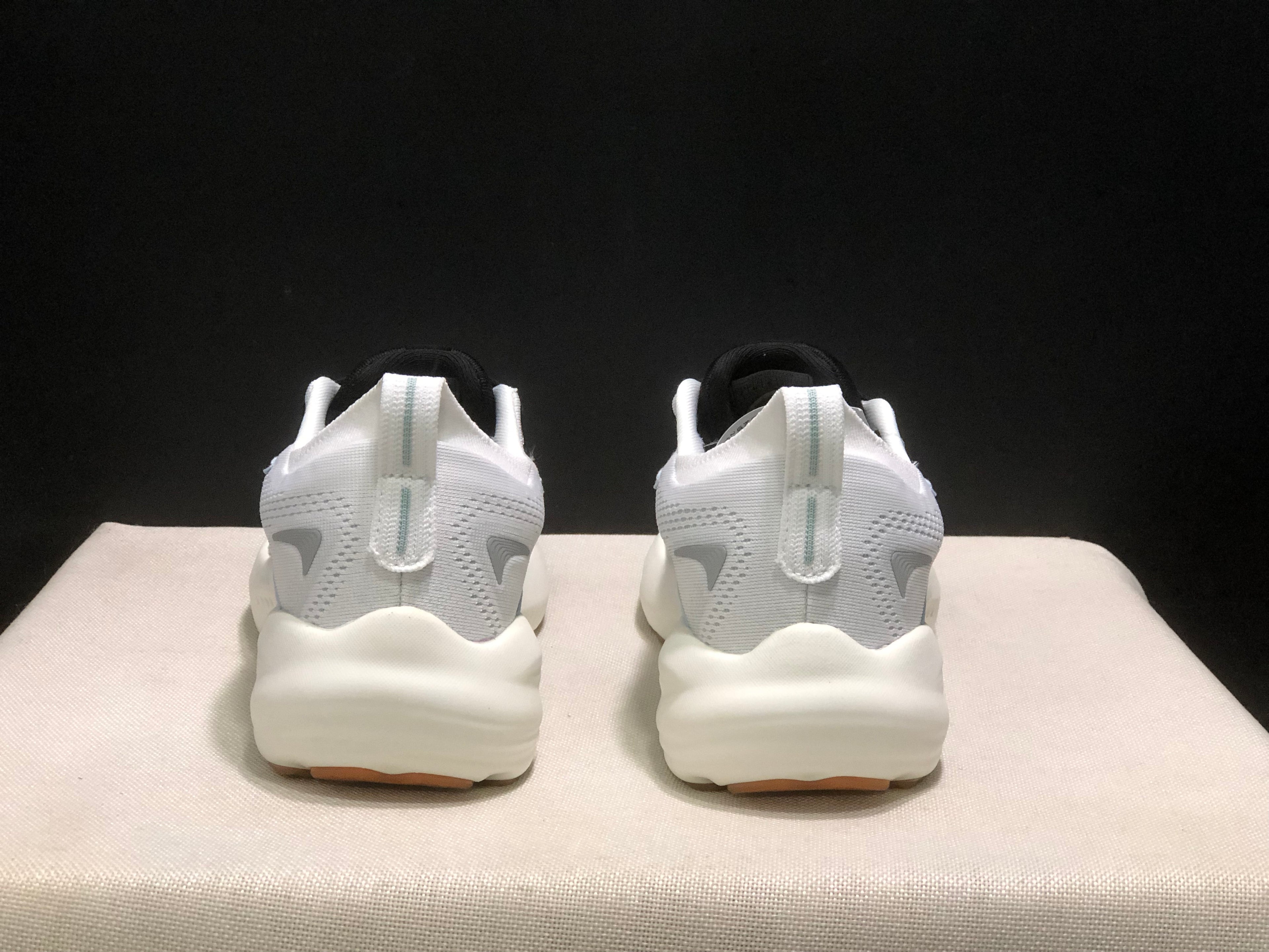 Brooks Glycerin 22 Comfortable Running Shoes White