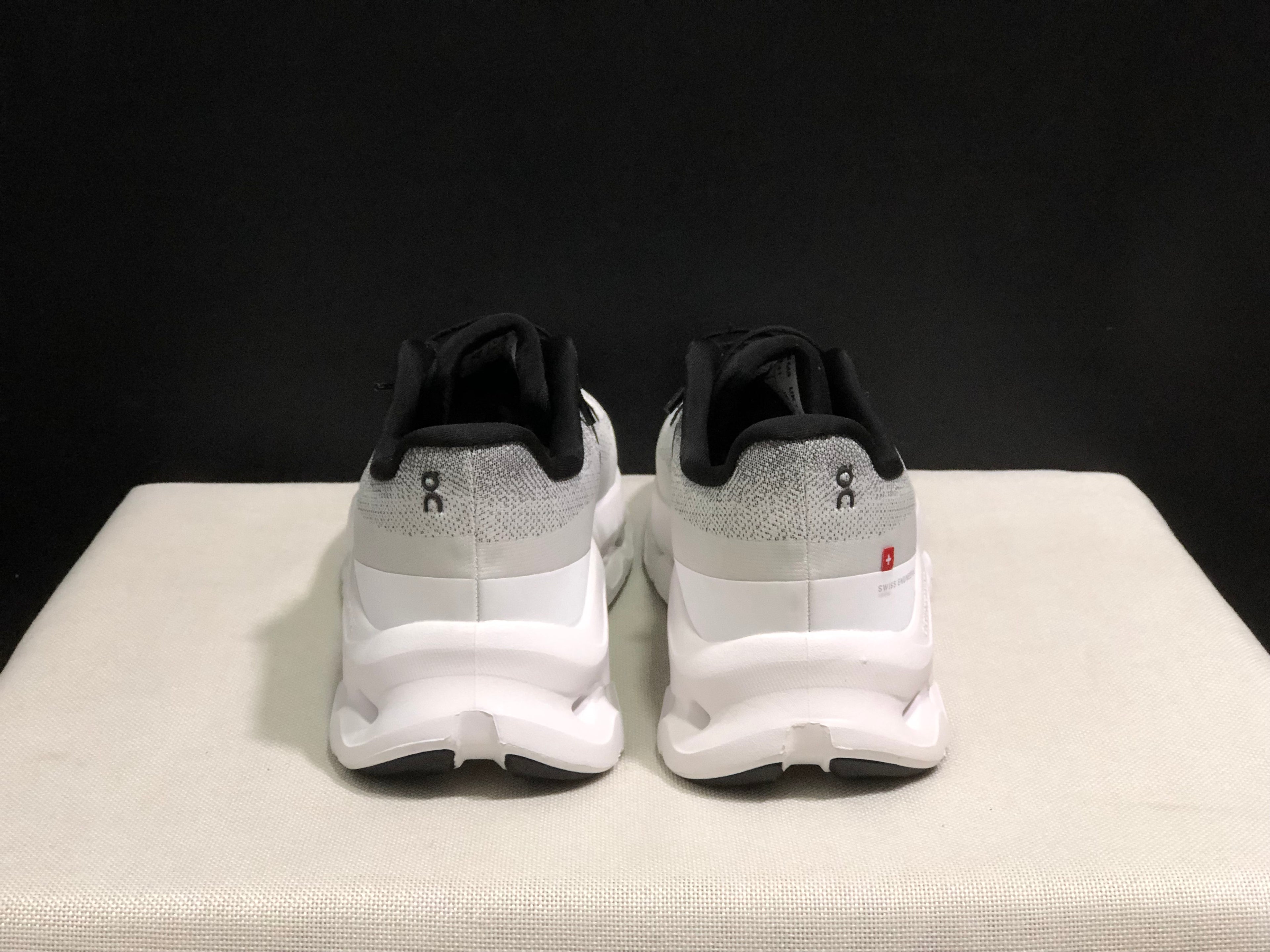 On Running Cloudtilt Durable Casual Life Shoes Black/Ivory