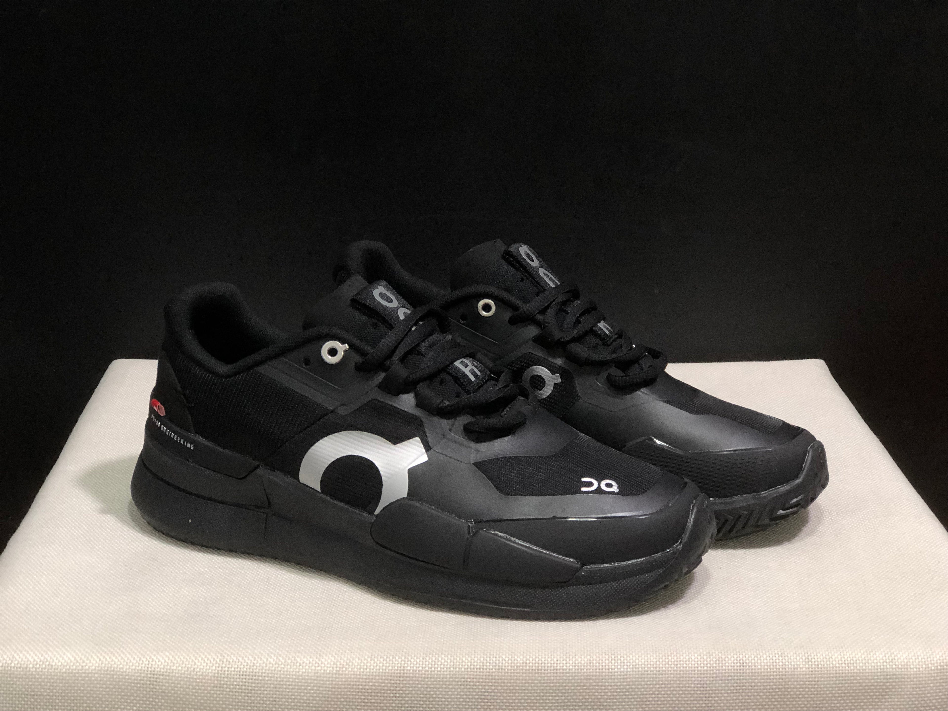 On Running The Roger Pro 2 Black Breathable Mesh Training Running Shoes