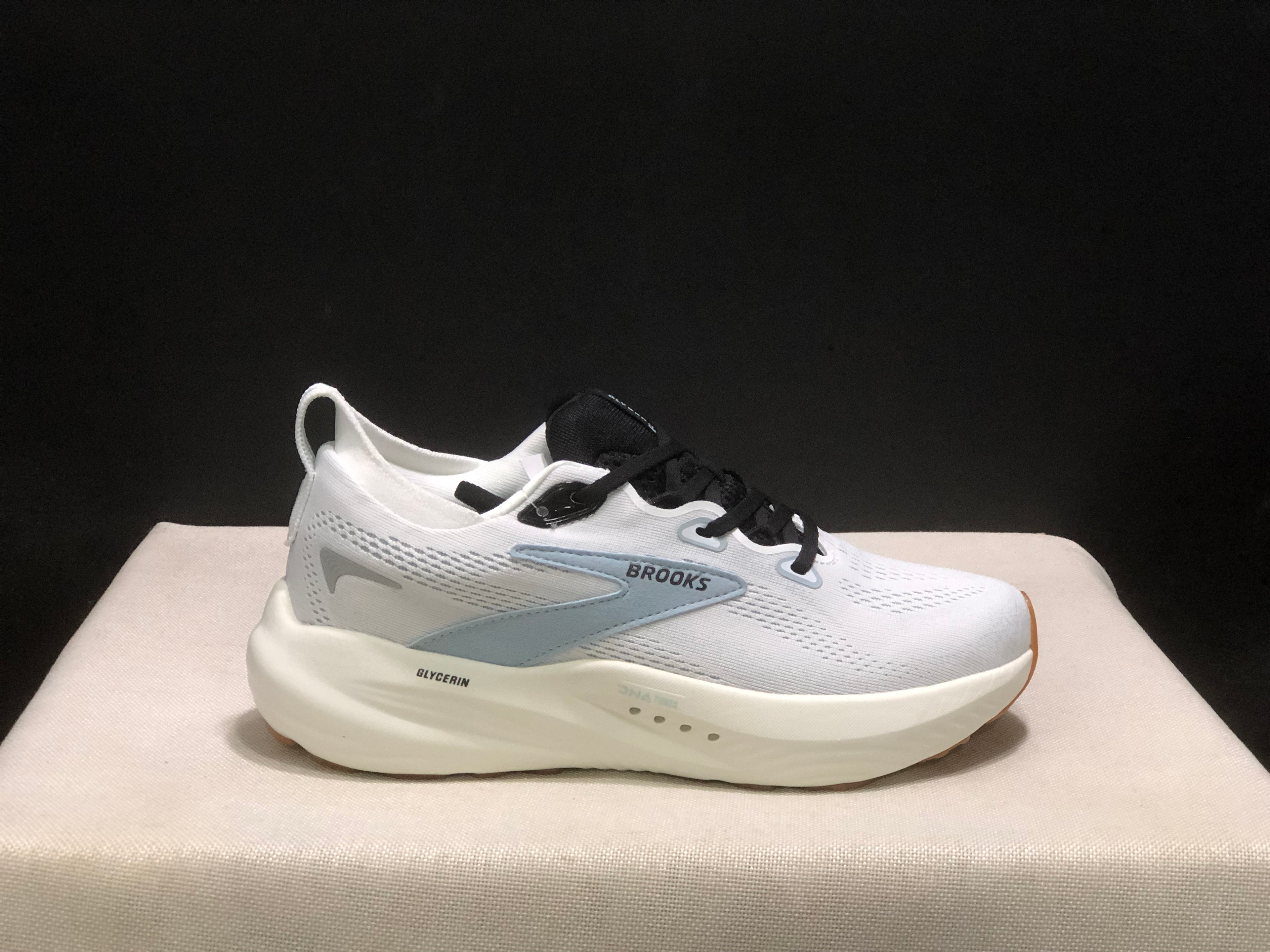 Brooks Glycerin 22 Comfortable Running Shoes White