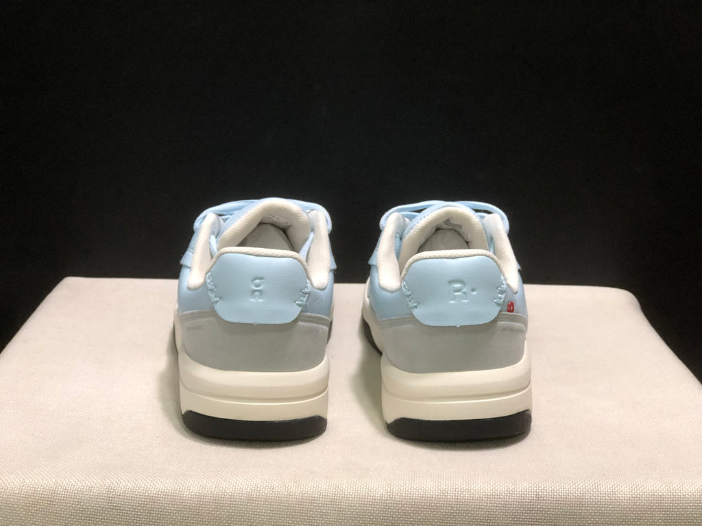 On Running The Roger Clubhouse Casual Sneakers Sky Blue