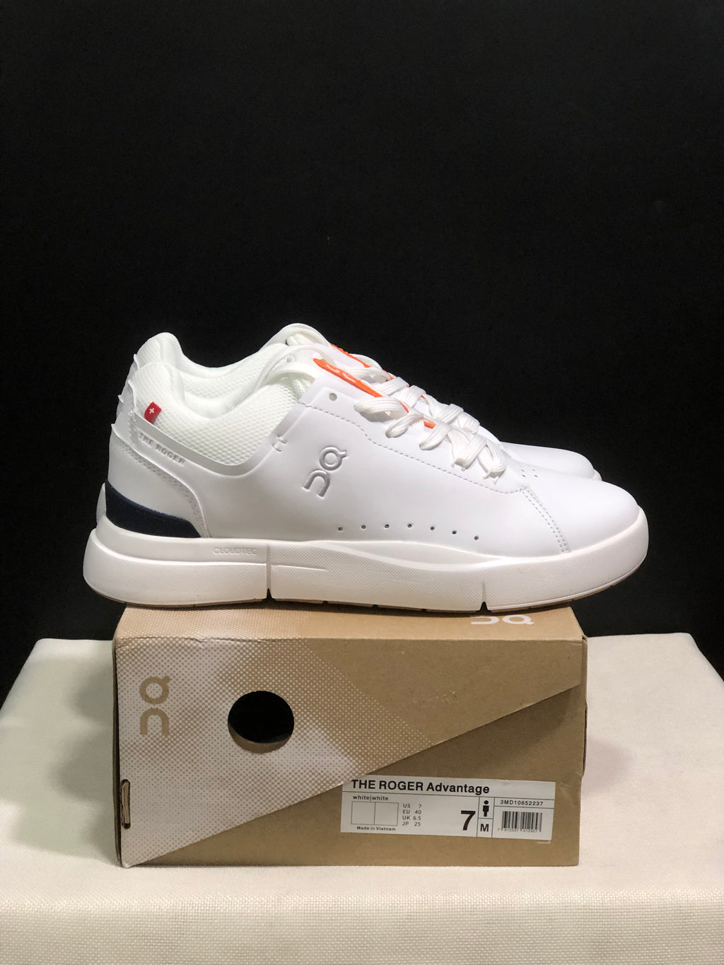 On Running The Roger Spin White Board Shoes