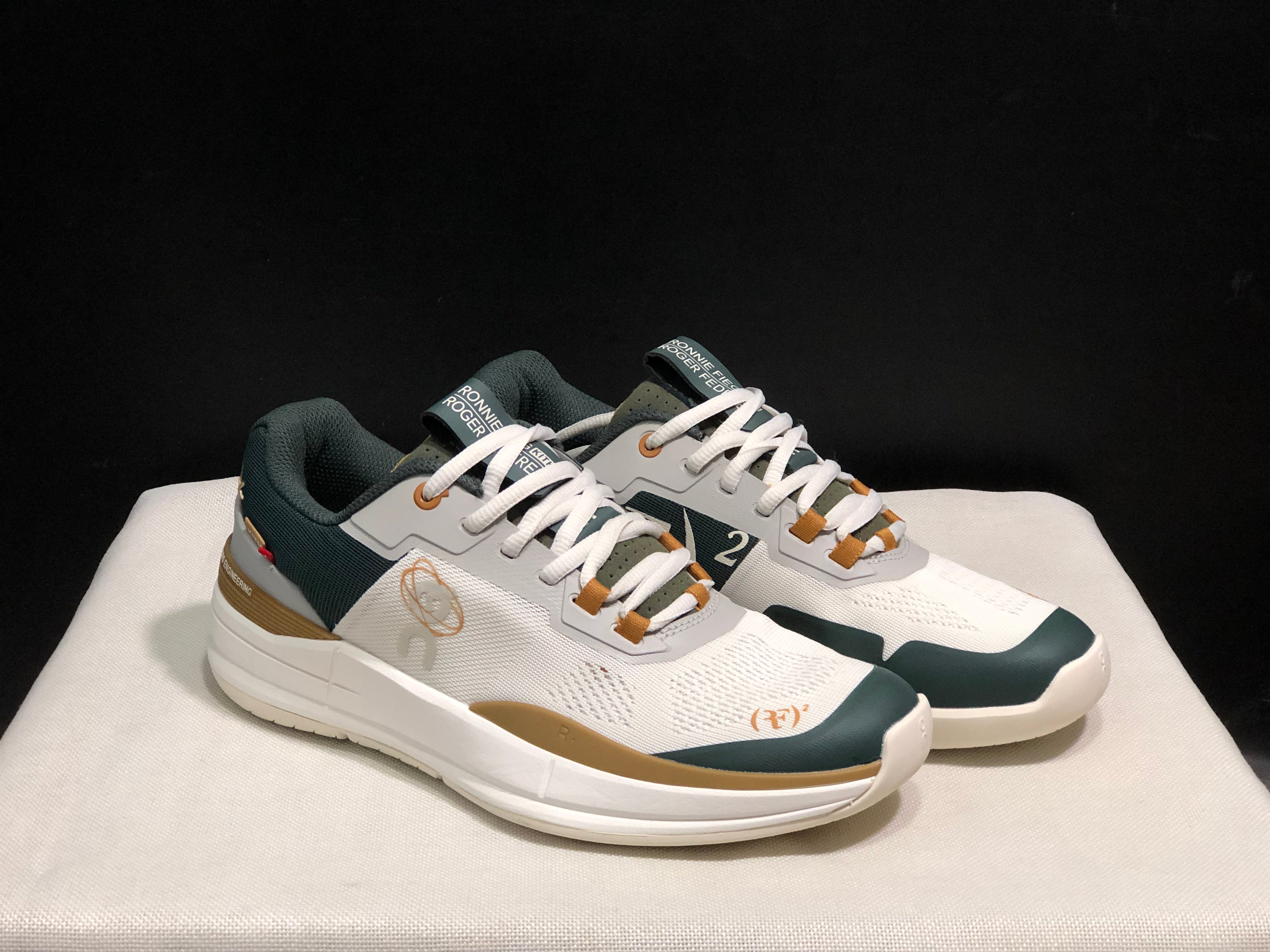 On Running The Roger Rro Durable And Breathable Tennis Shoes Beige/Ink Green