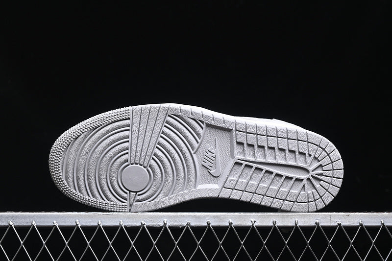 Travis Scott Fragment Design Nike Air Jordan 1 Low Supreme OG SP Light Grey White Fashion Sneakers