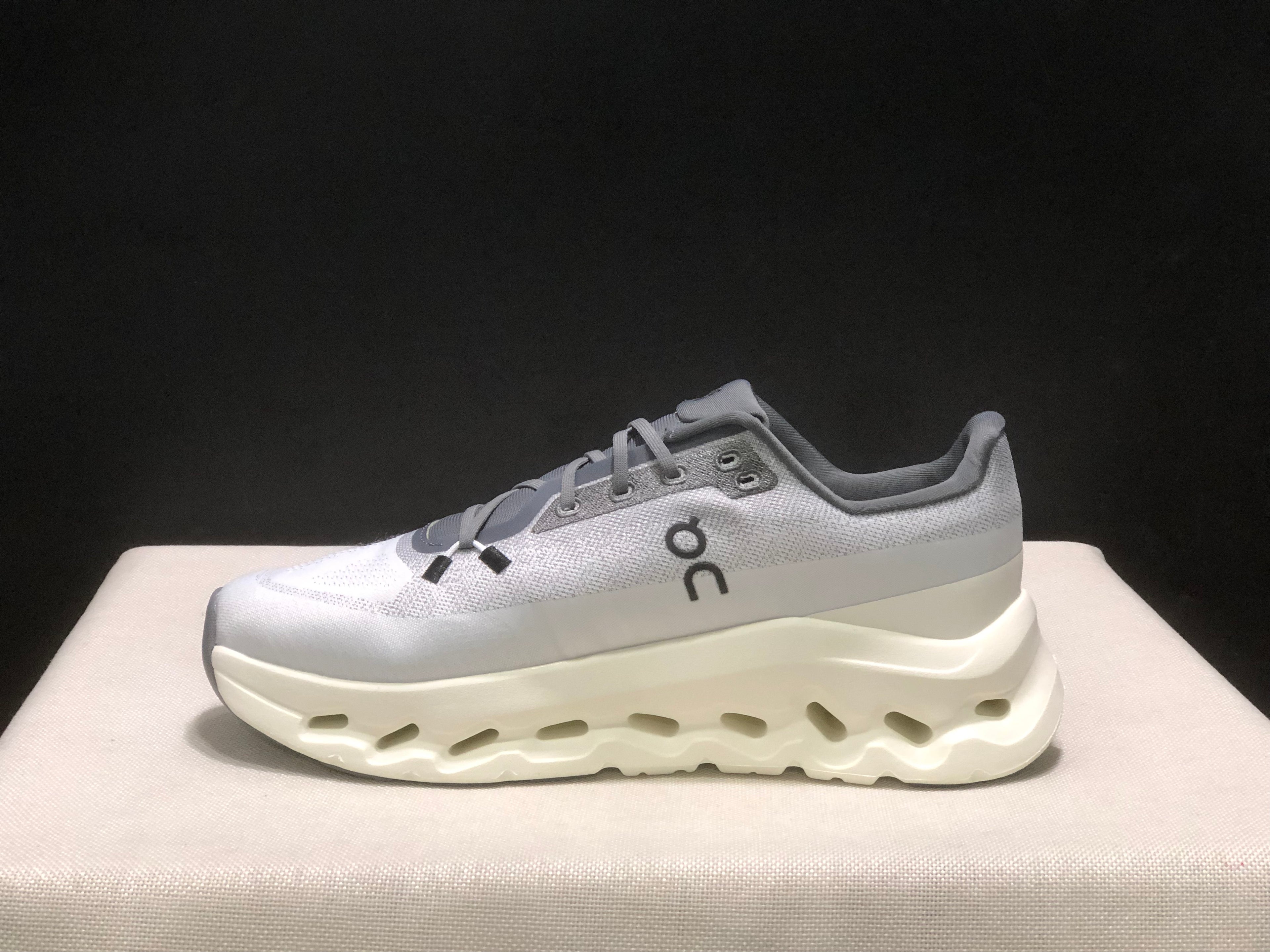 On Running Cloudtilt Durable Casual Life Shoes Ivory/Grey