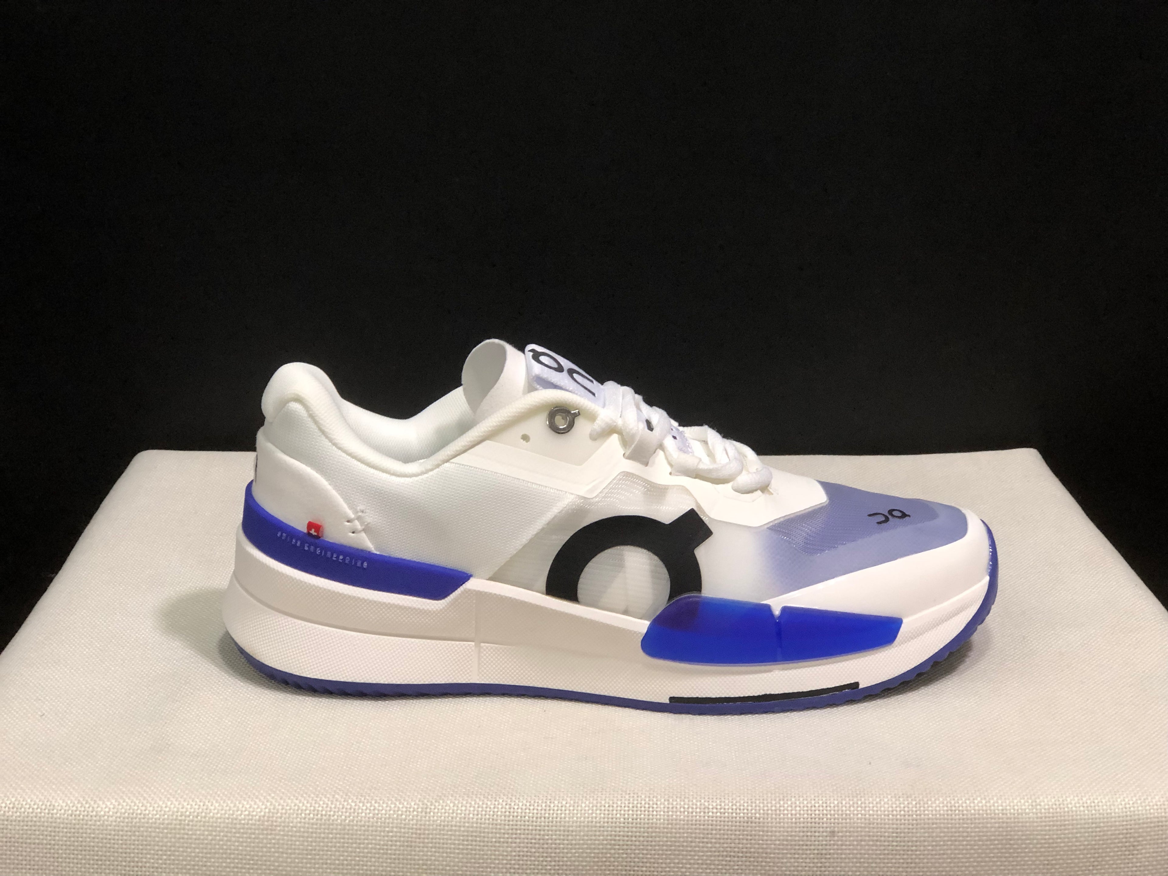 On Running The Roger Pro 2 Breathable Mesh Training Running Shoes White/Indigo