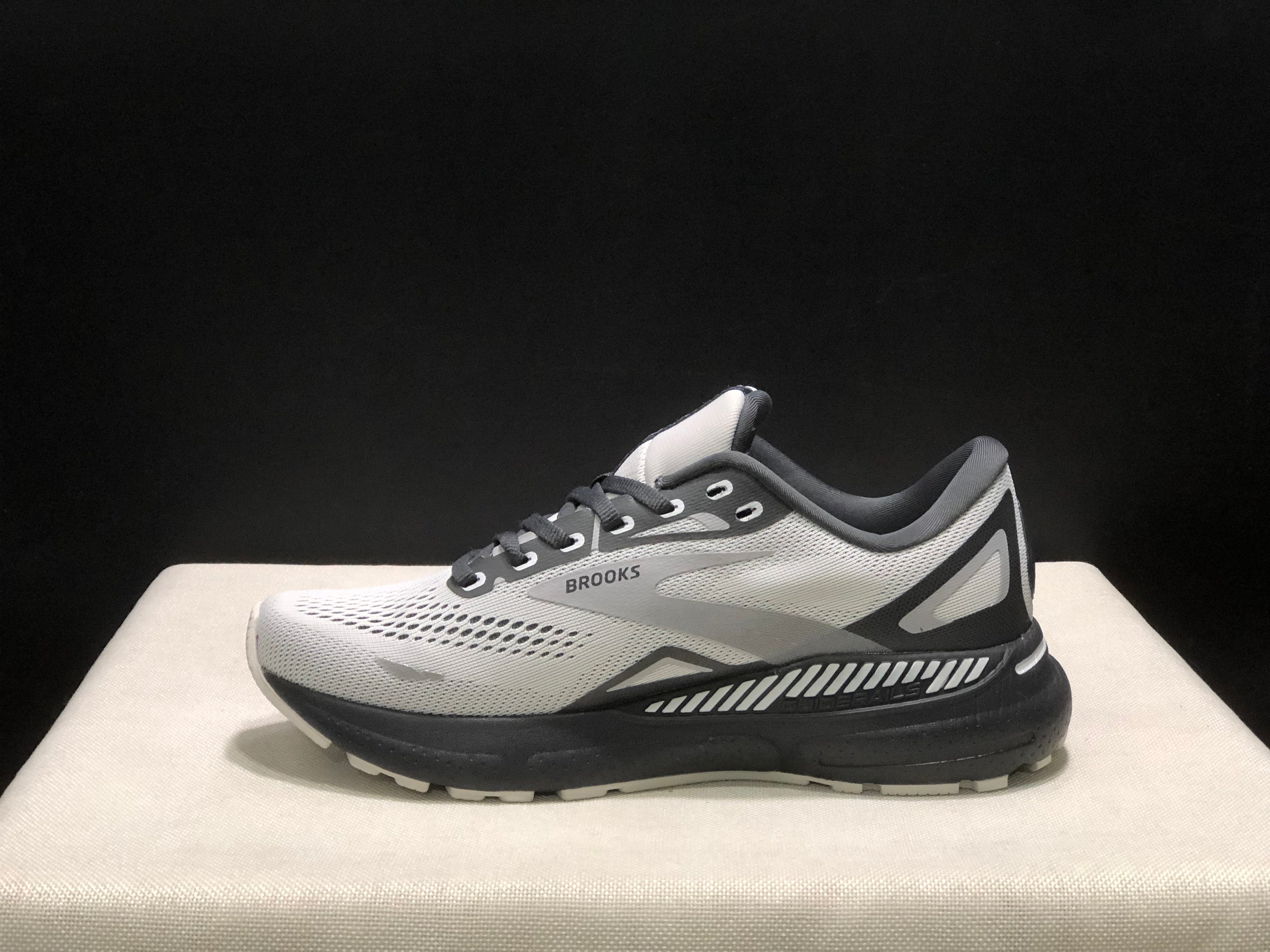 Brooks Adrenaline GTS 23 Shock-absorbing Wear-resistant Low-top Running Shoes Mushroom Grey