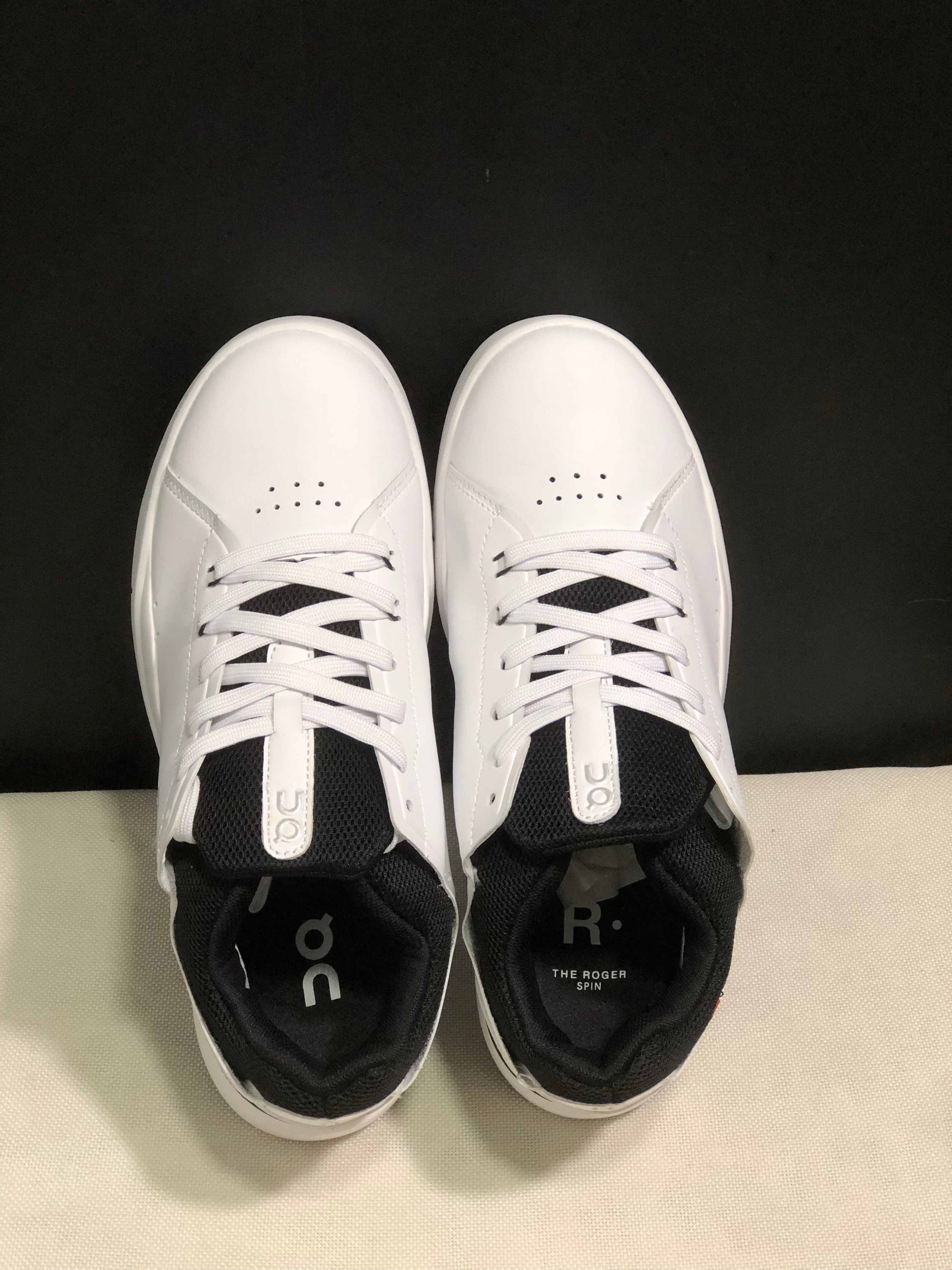 On Running The Roger Spin Board Shoes White/Black