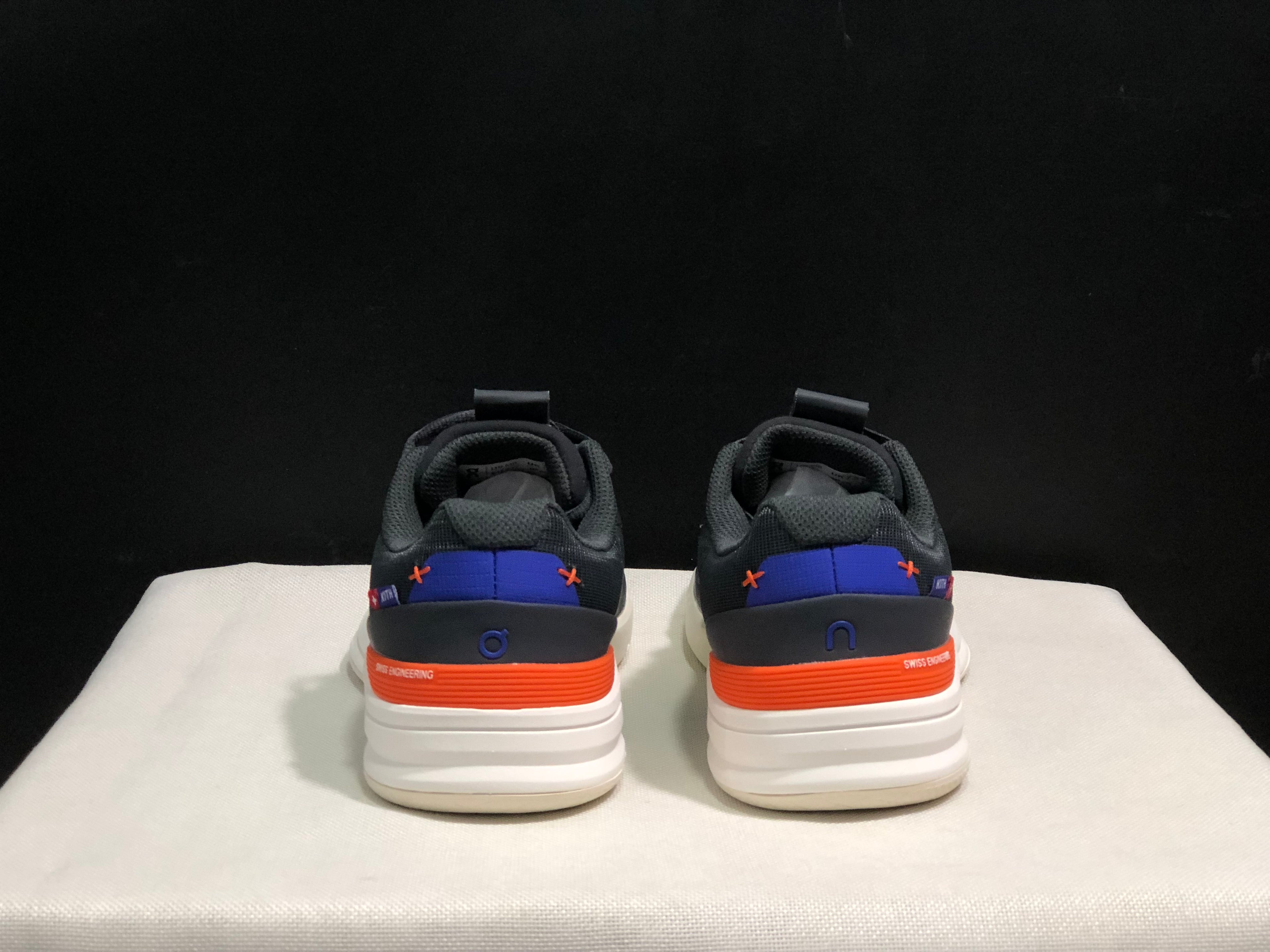 On Running The Roger Rro Durable And Breathable Tennis Shoes Dark Grey/White