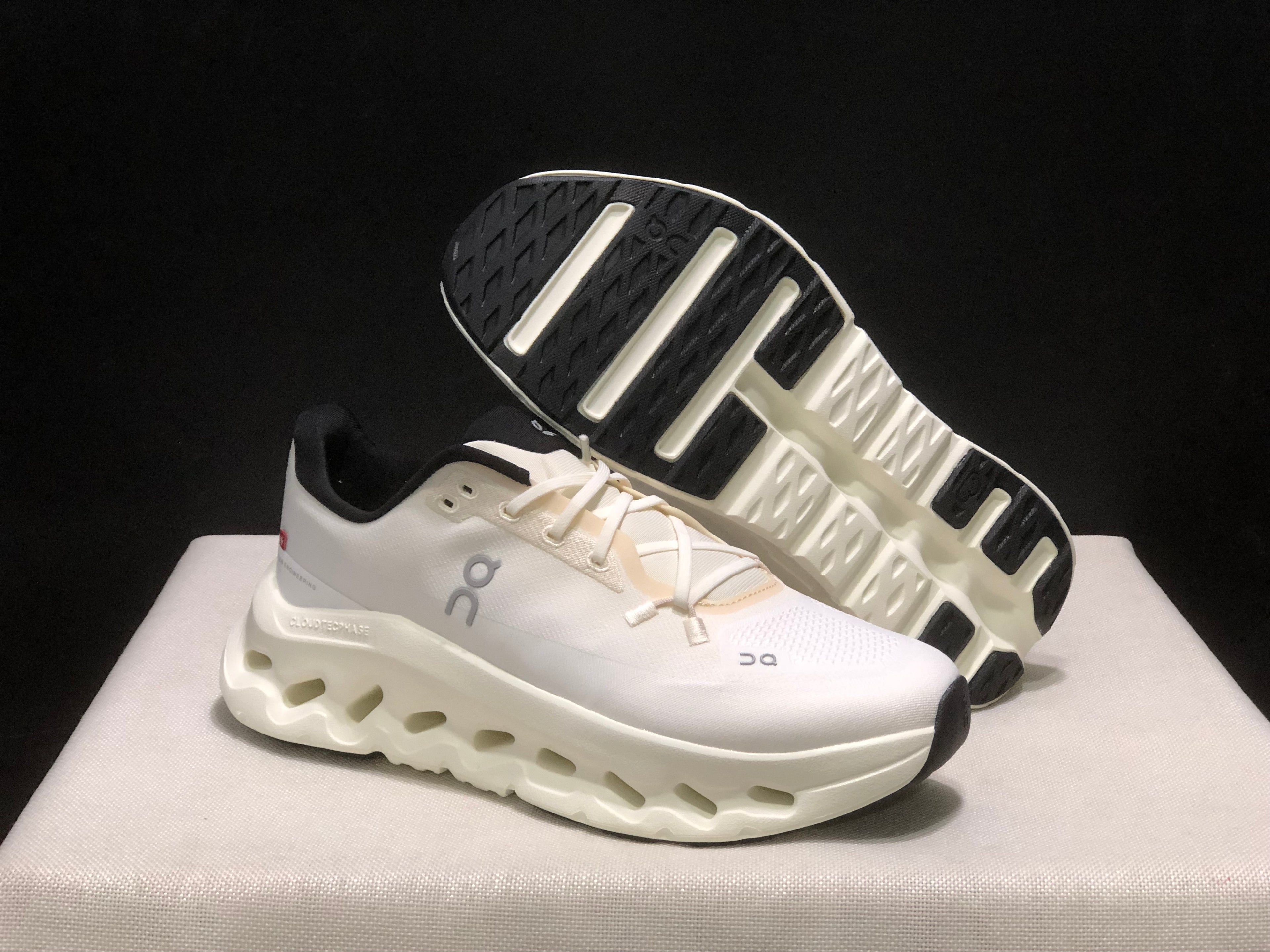 On Running Cloudtilt Shock Absorption Casual Running Shoes Beige/Black