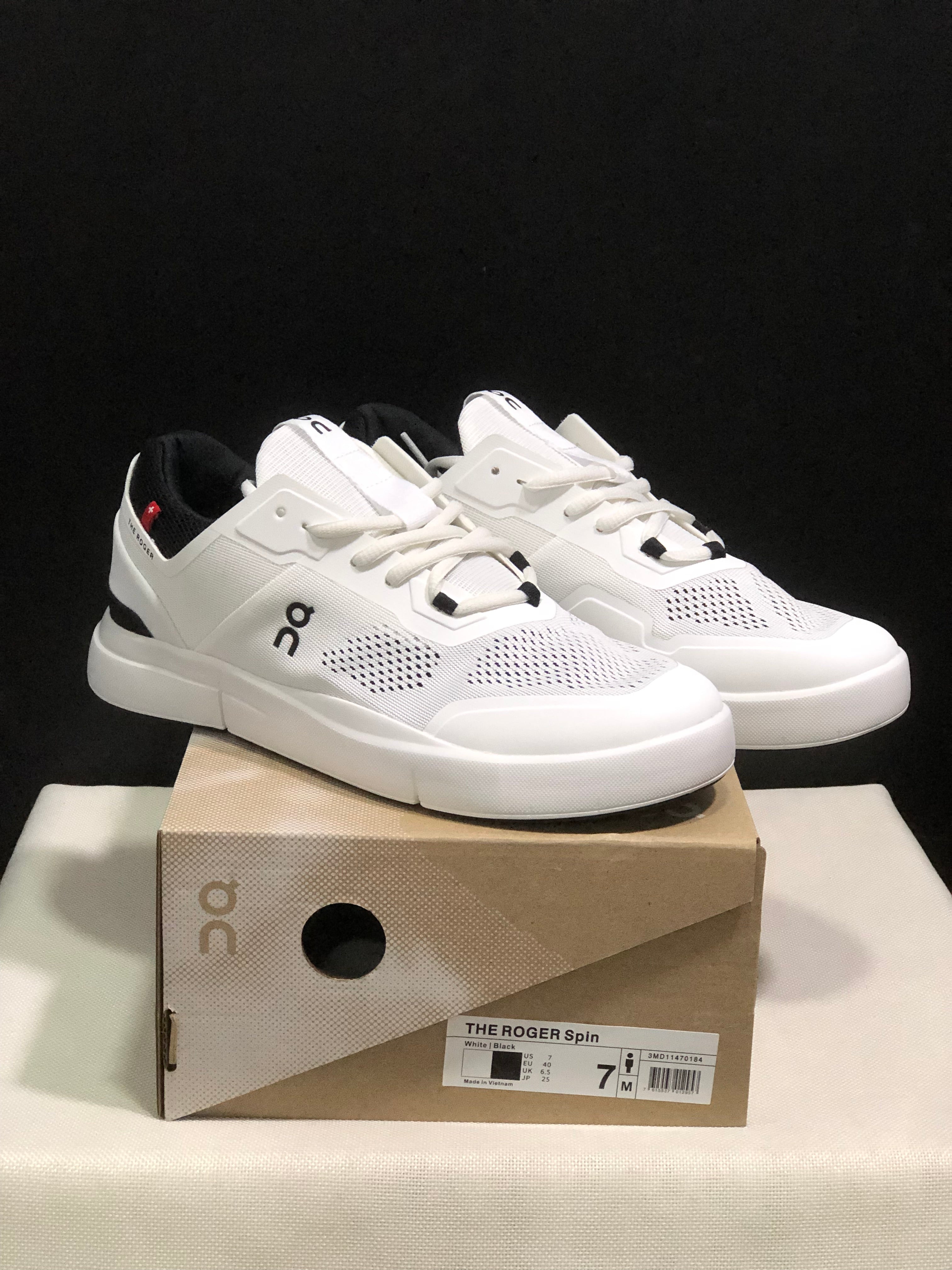 On Running The Roger Spin Breathable Mesh Sneakers White/Black
