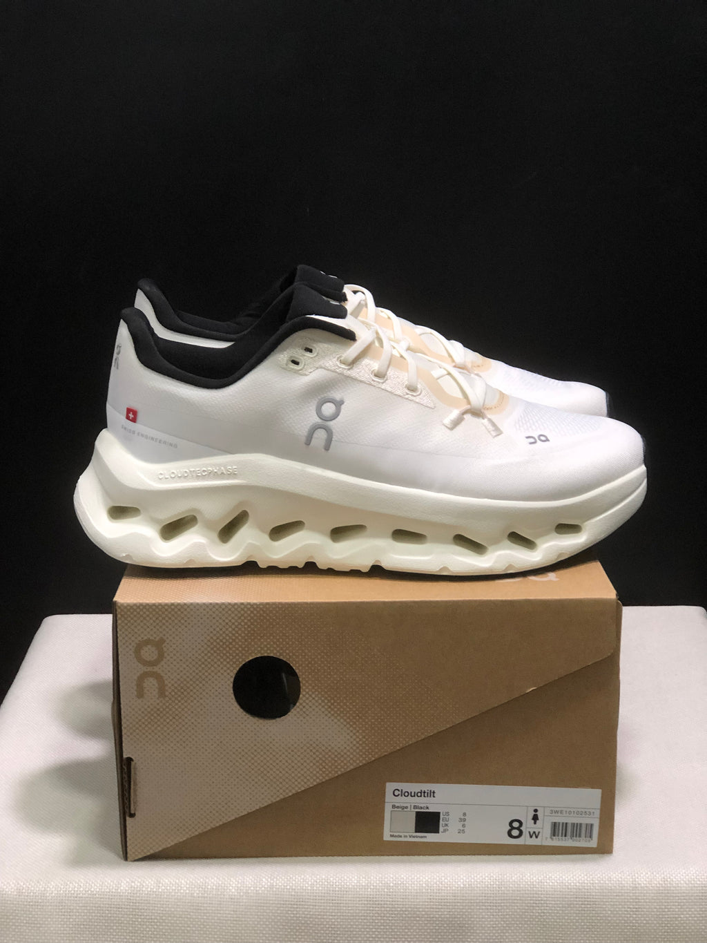 On Running Cloudtilt Shock Absorption Casual Running Shoes Beige/Black