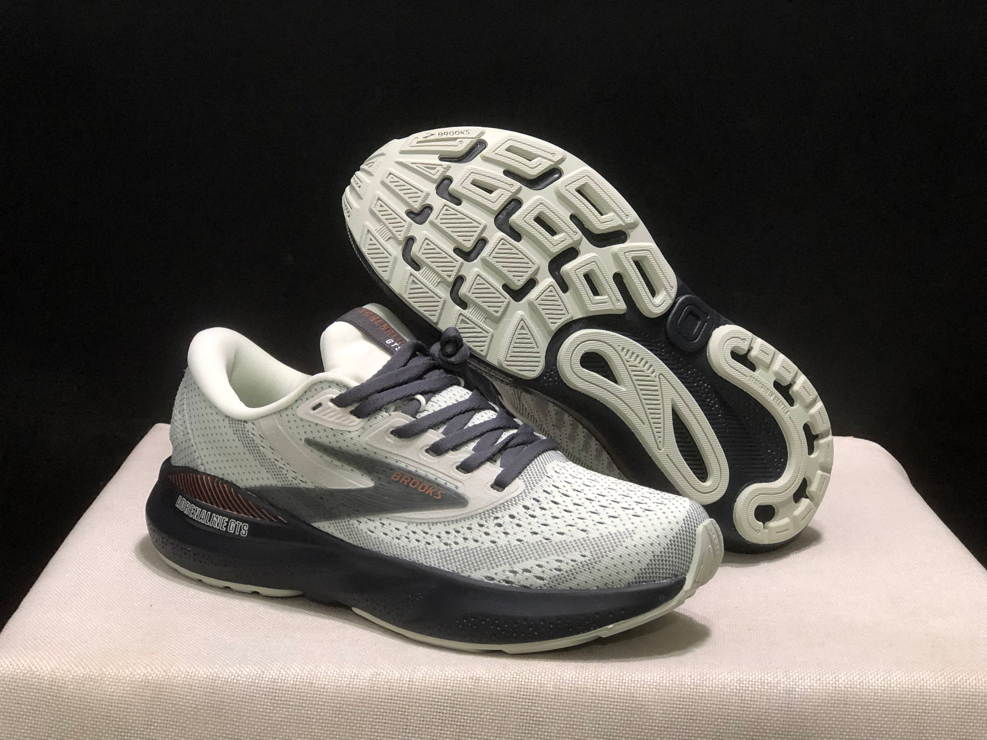 Brooks Adrenaline GTS 24 Casual Running Shoes Mercury/Ebony/Copper