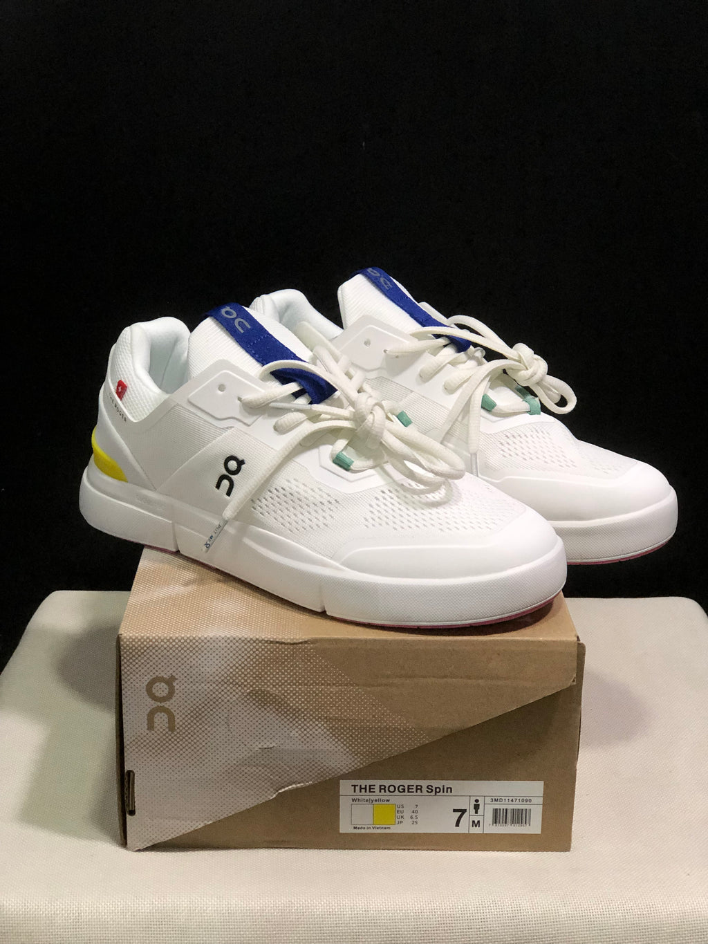 On Running The Roger Spin Breathable Mesh Sneakers Blue White/Pink Sole