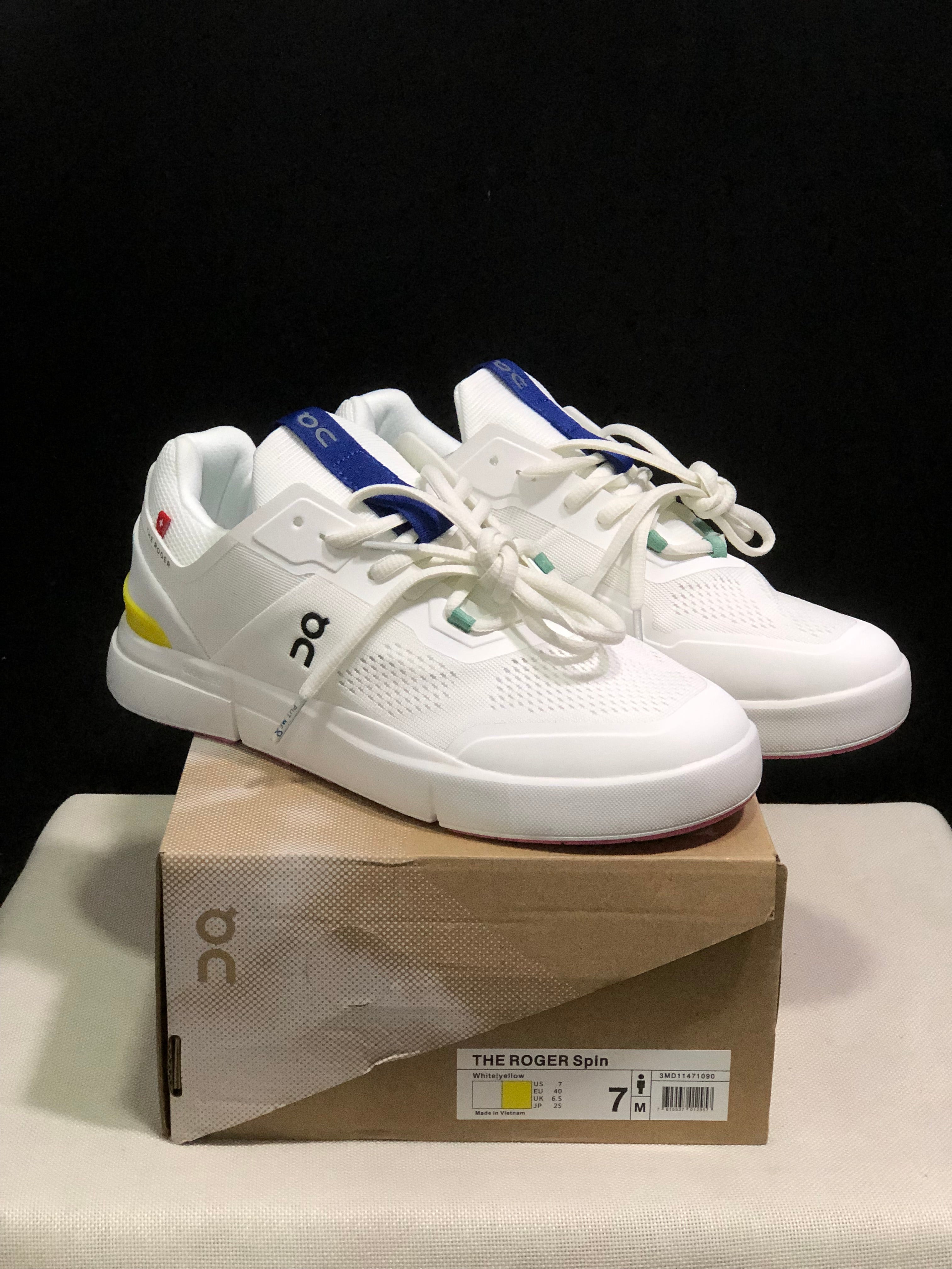 On Running The Roger Spin Breathable Mesh Sneakers Blue White/Pink Sole