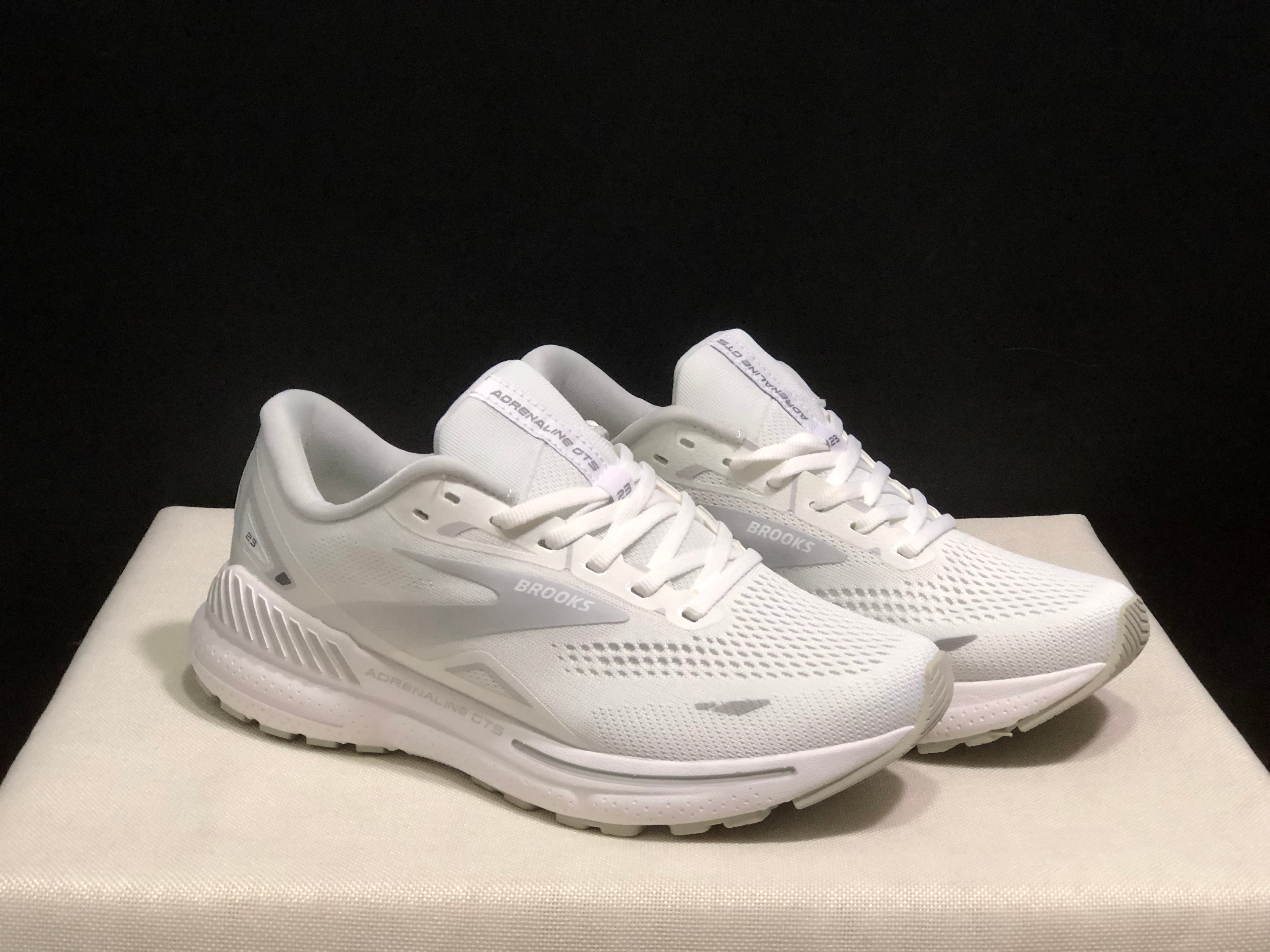 Brooks Adrenaline GTS 23 Shock-absorbing Wear-resistant Low-top Running Shoes White/Silver