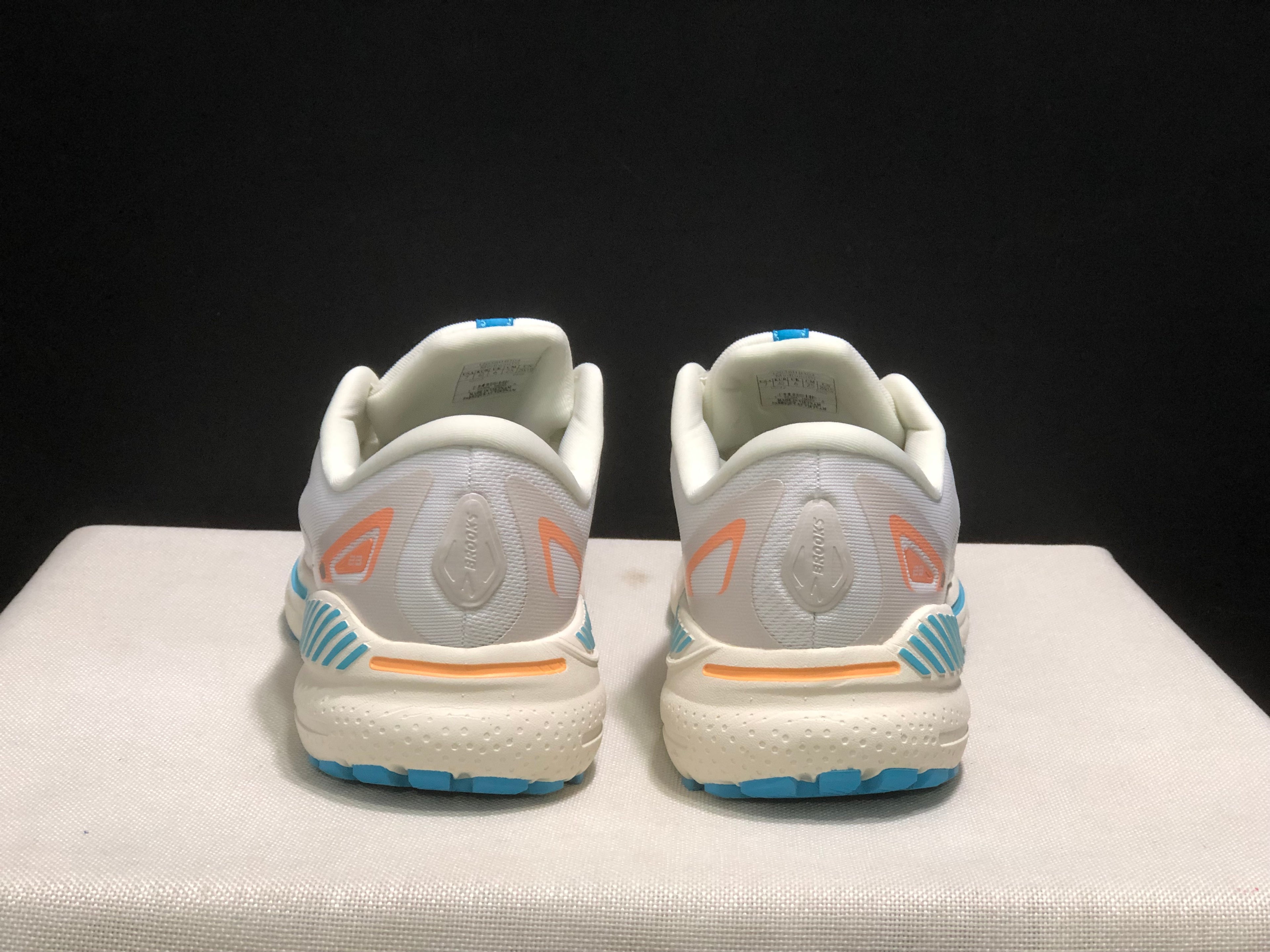 Brooks Adrenaline GTS 23 Shock-absorbing Wear-resistant Low-top Running Shoes Coconut Milk/Blue