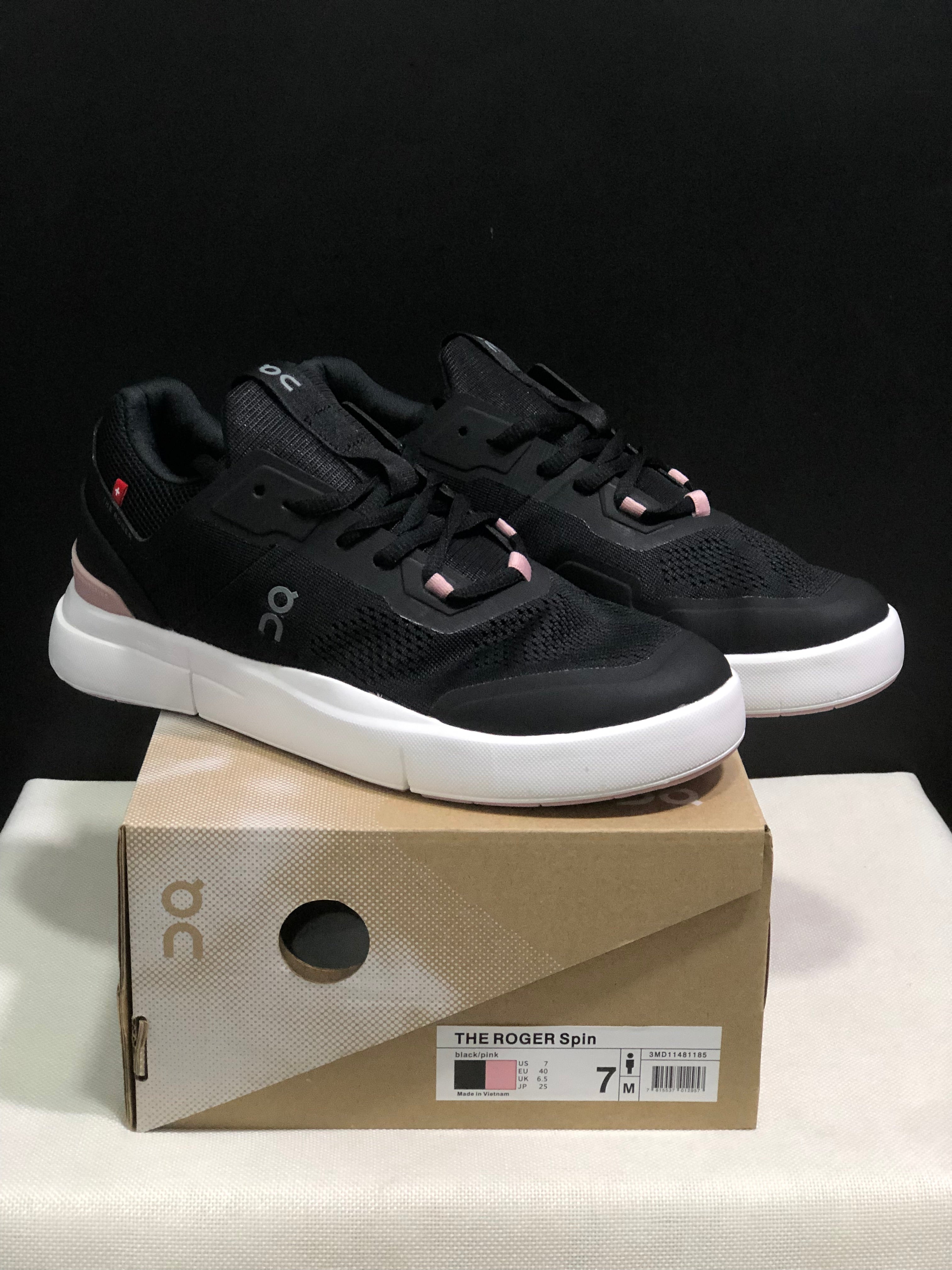 On Running The Roger Spin Breathable Mesh Sneakers Black/Pink Sole