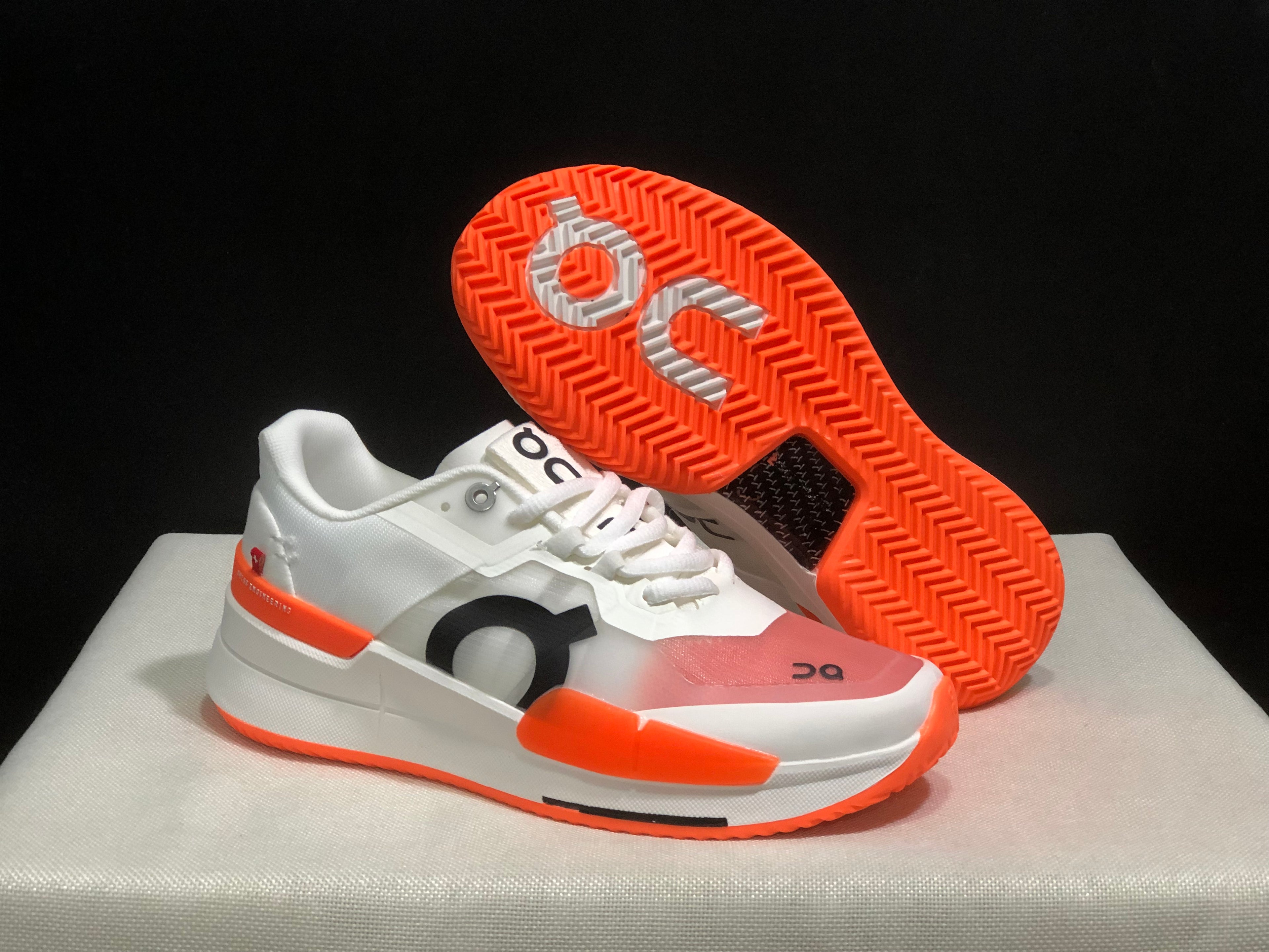 On Running The Roger Pro 2 Breathable Mesh Training Running Shoes White/Flame