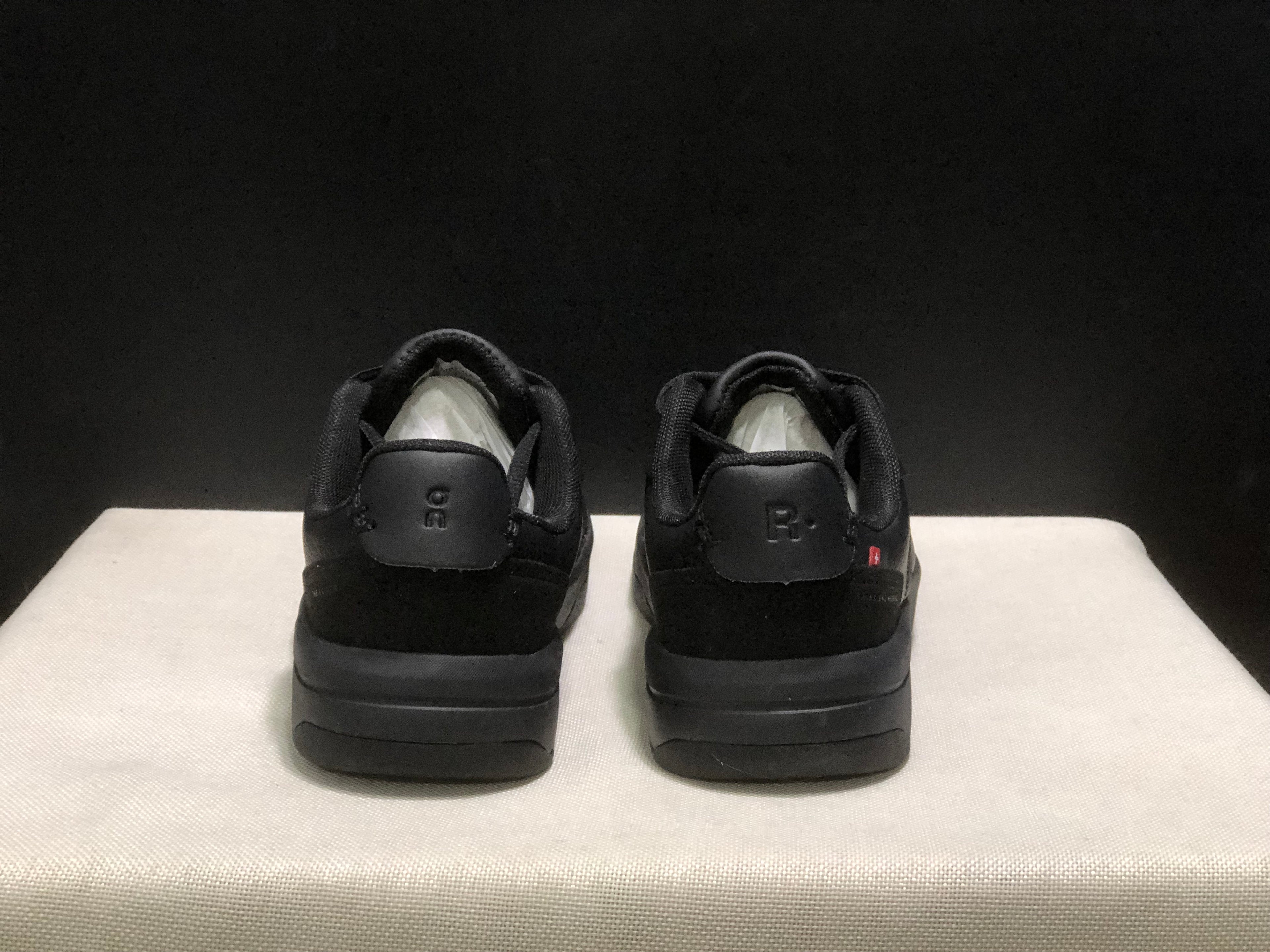 On Running The Roger Clubhouse Casual Sneakers All Black