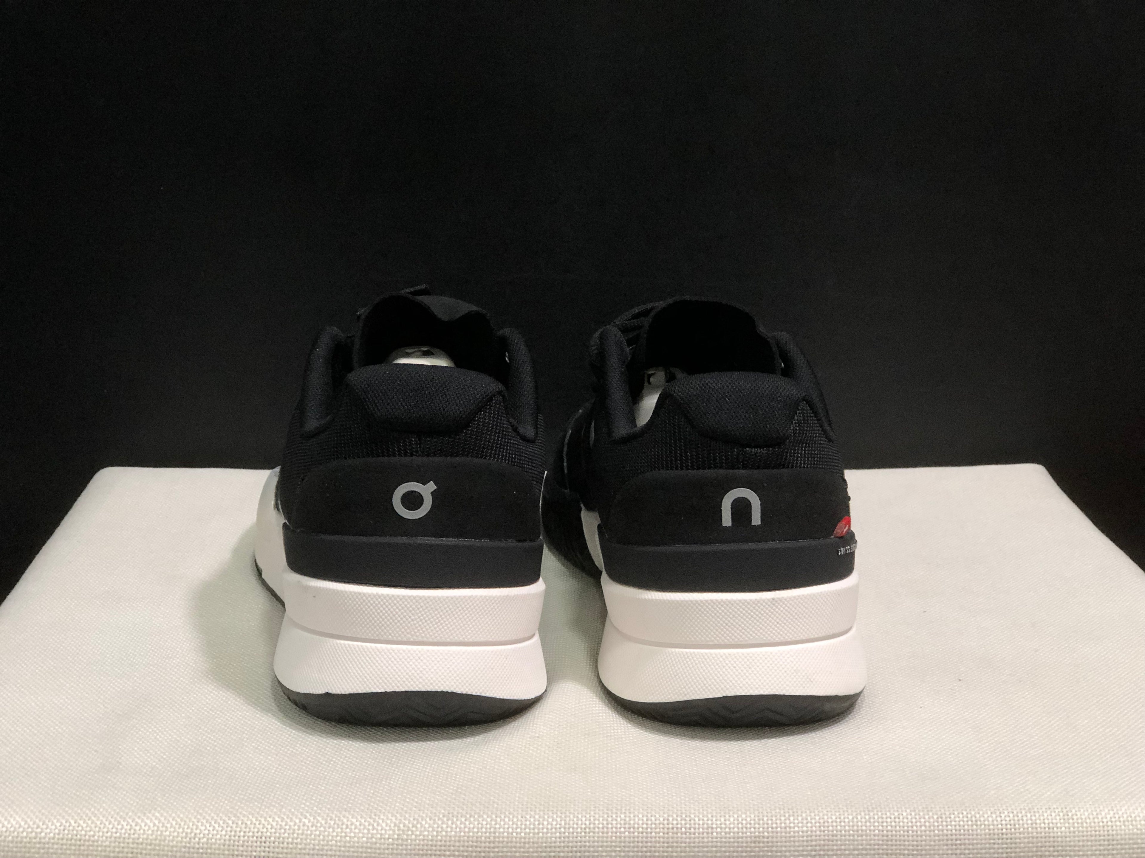 On Running The Roger Pro 2 Black/White Breathable Mesh Training Running Shoes