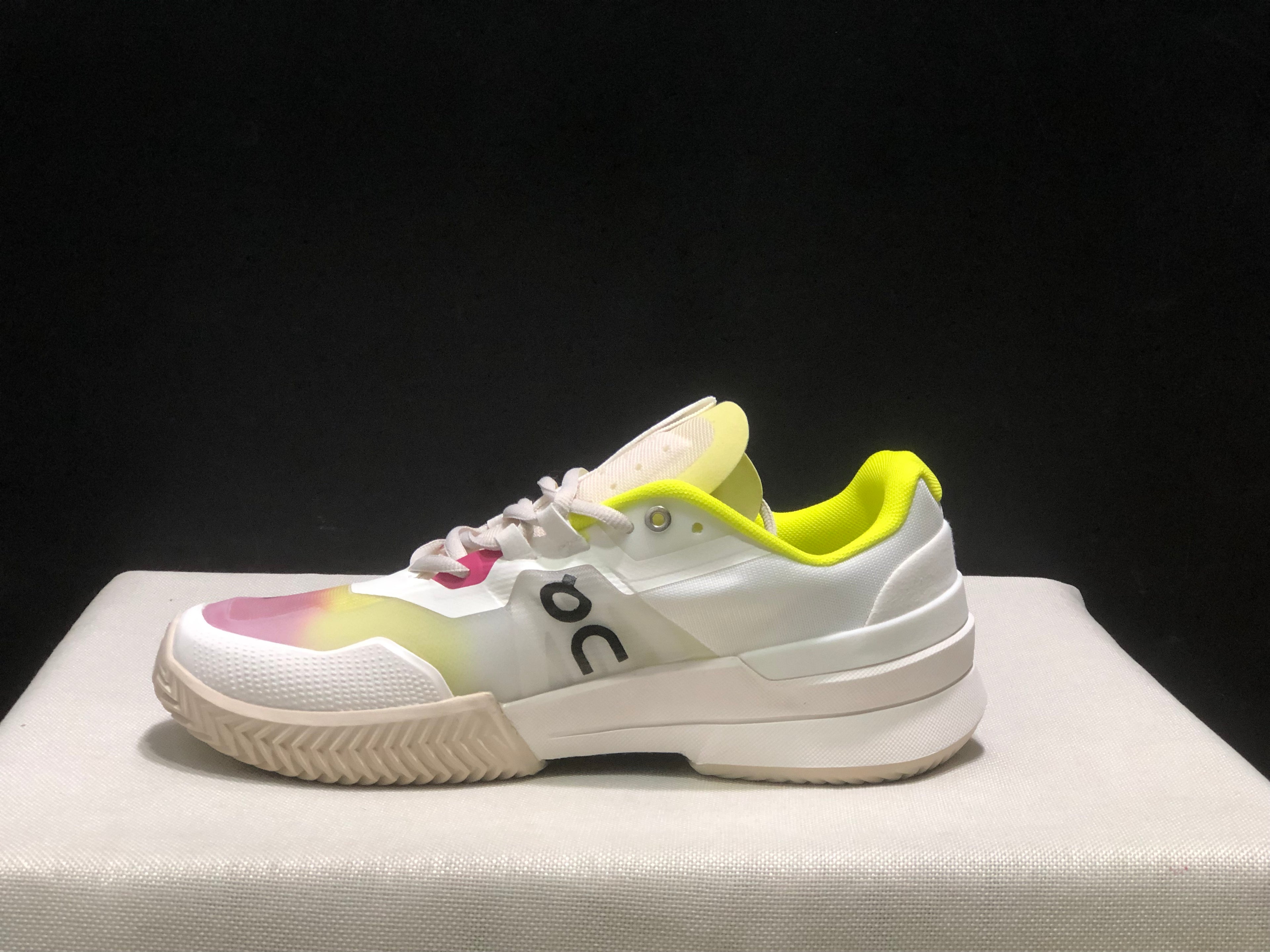 On Running The Roger Pro 2 Breathable Mesh Training Running Shoes White/Lemon Yellow/Rose Red