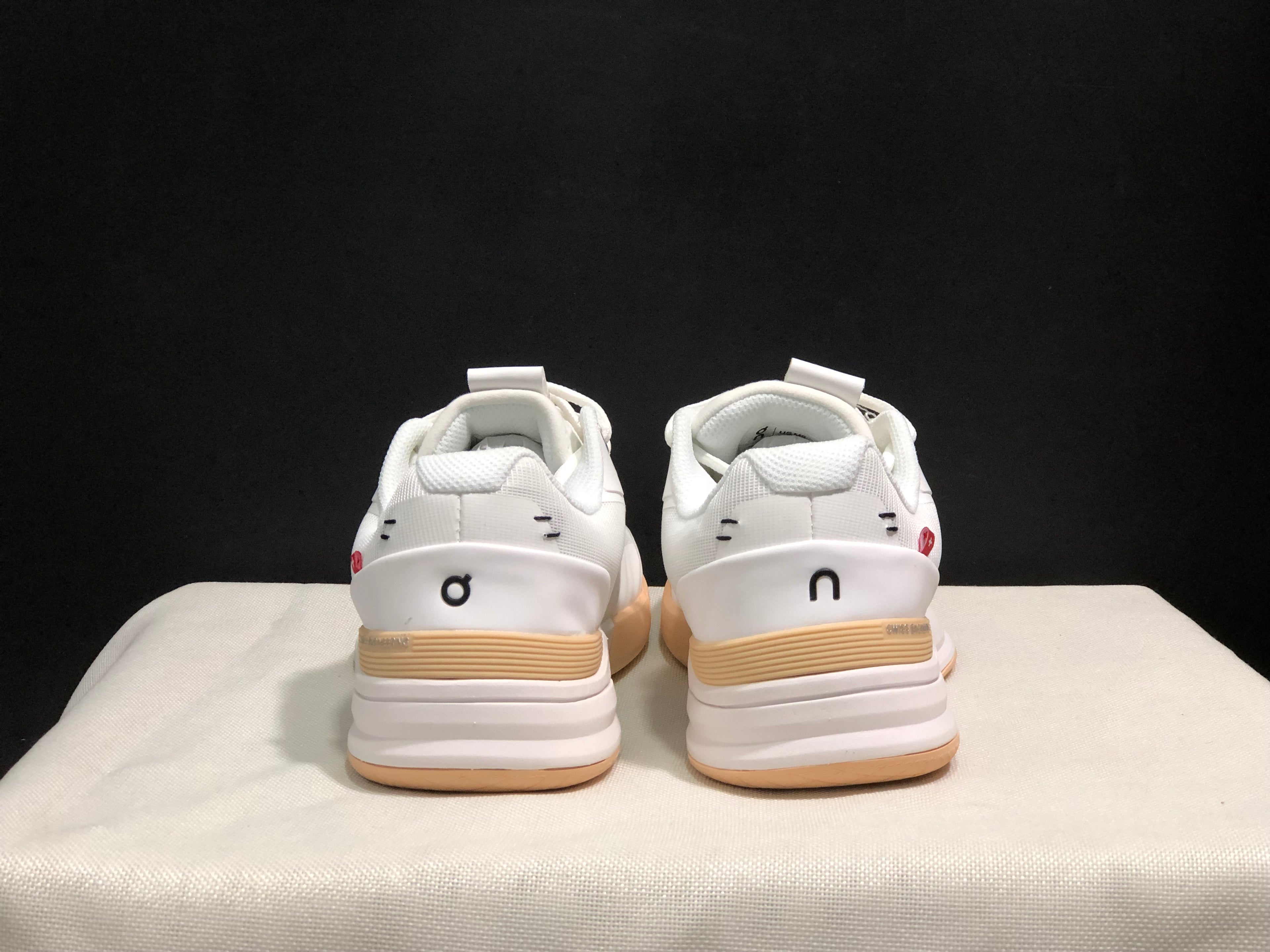 On Running The Roger Rro Durable And Breathable Tennis Shoes White/Light Khaki