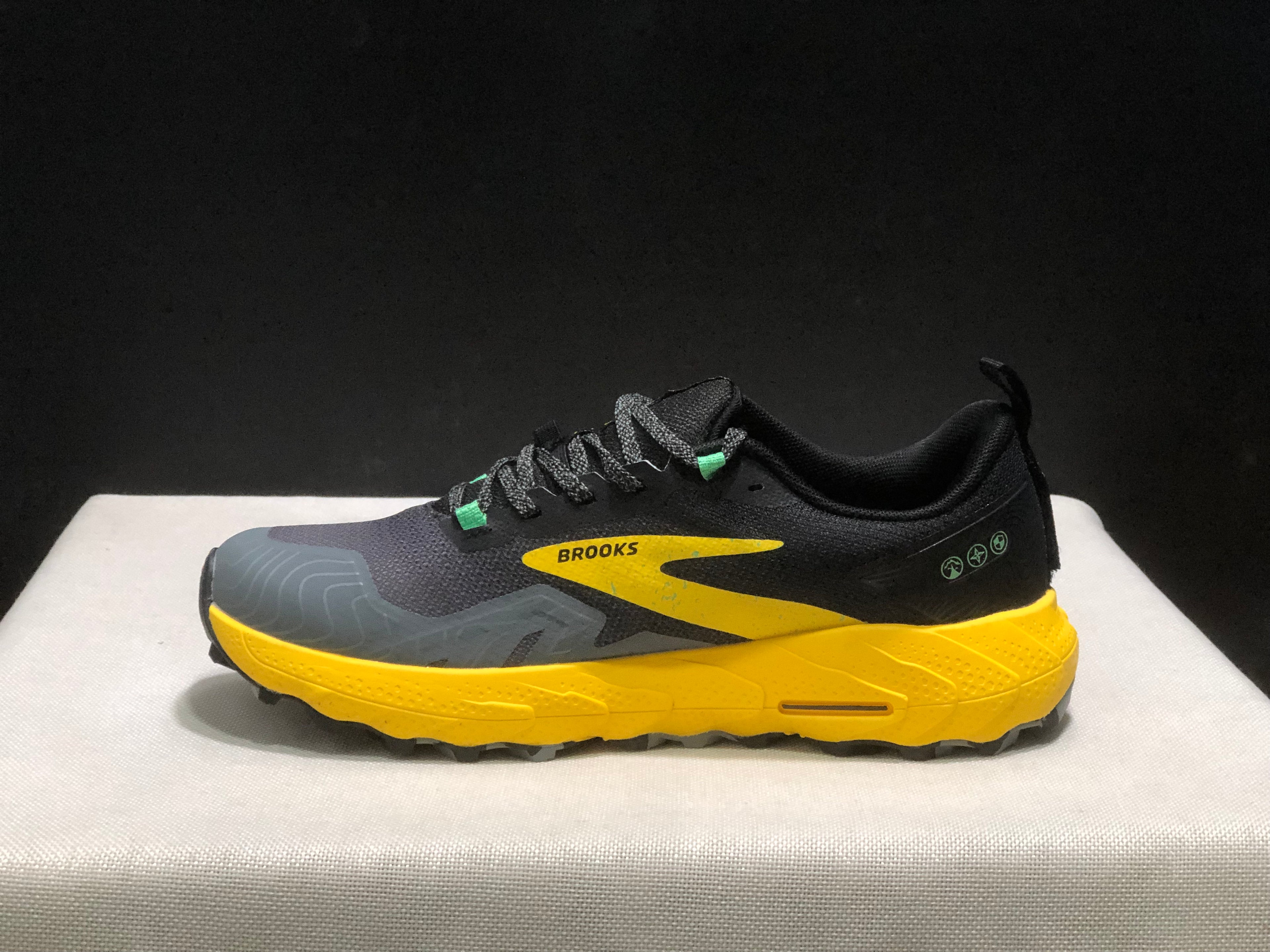 Brooks Cascadia 17 Trail Running Shoes Charcool Grey Yellow