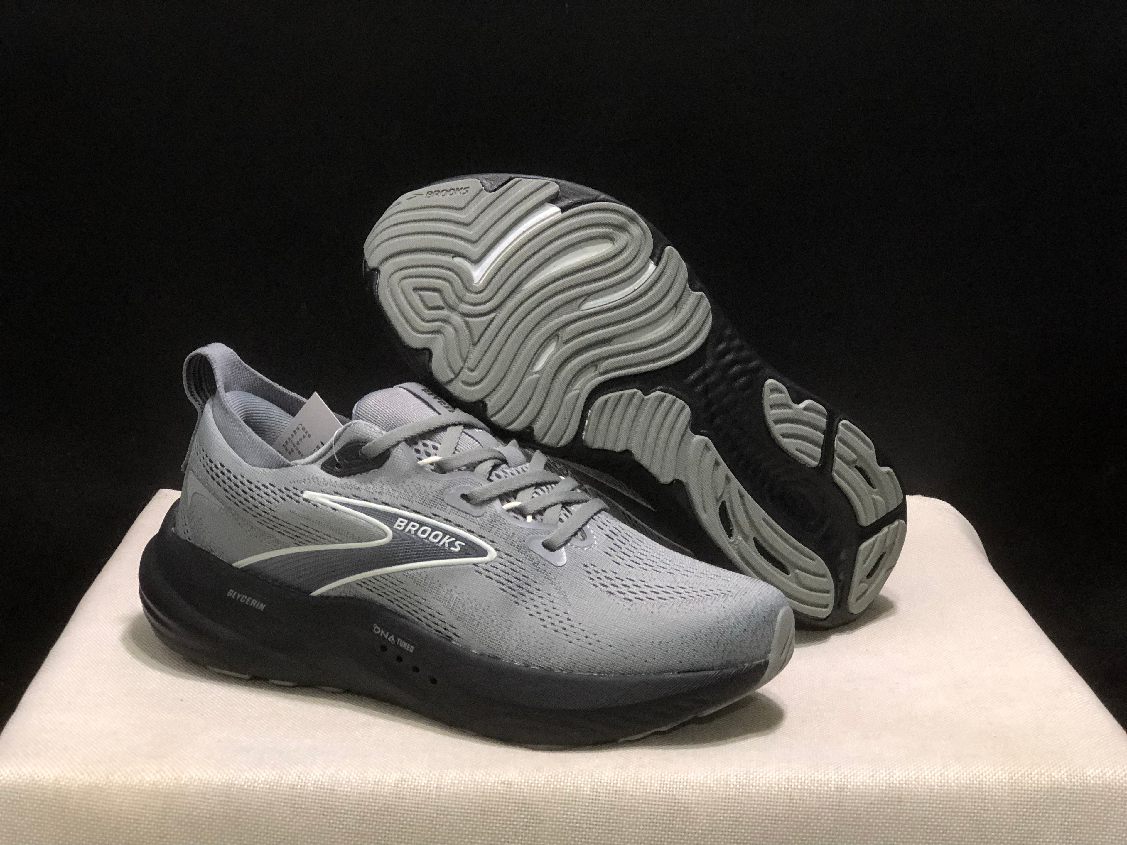 Brooks Glycerin 22 Comfortable Running Shoes Grey