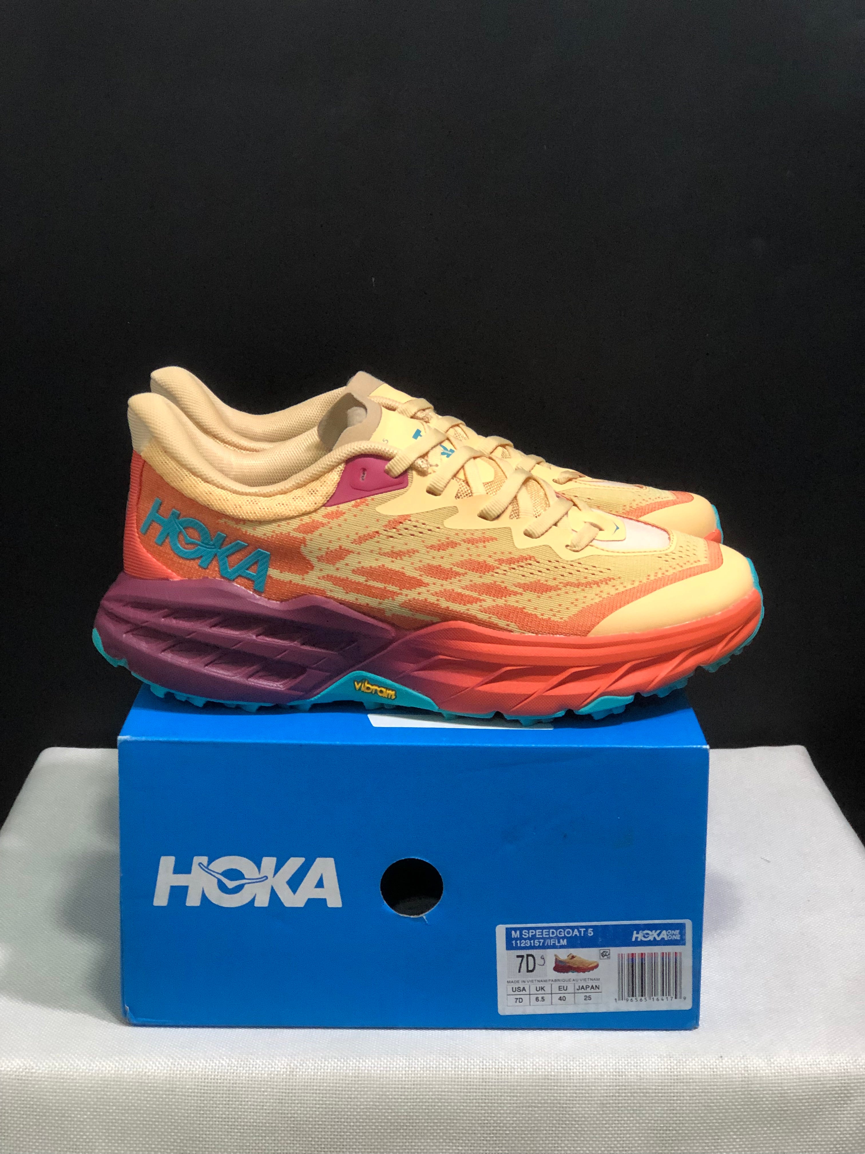 Hoka One One Speedgoat 5 Trail Running Shoes Sneakers Cream