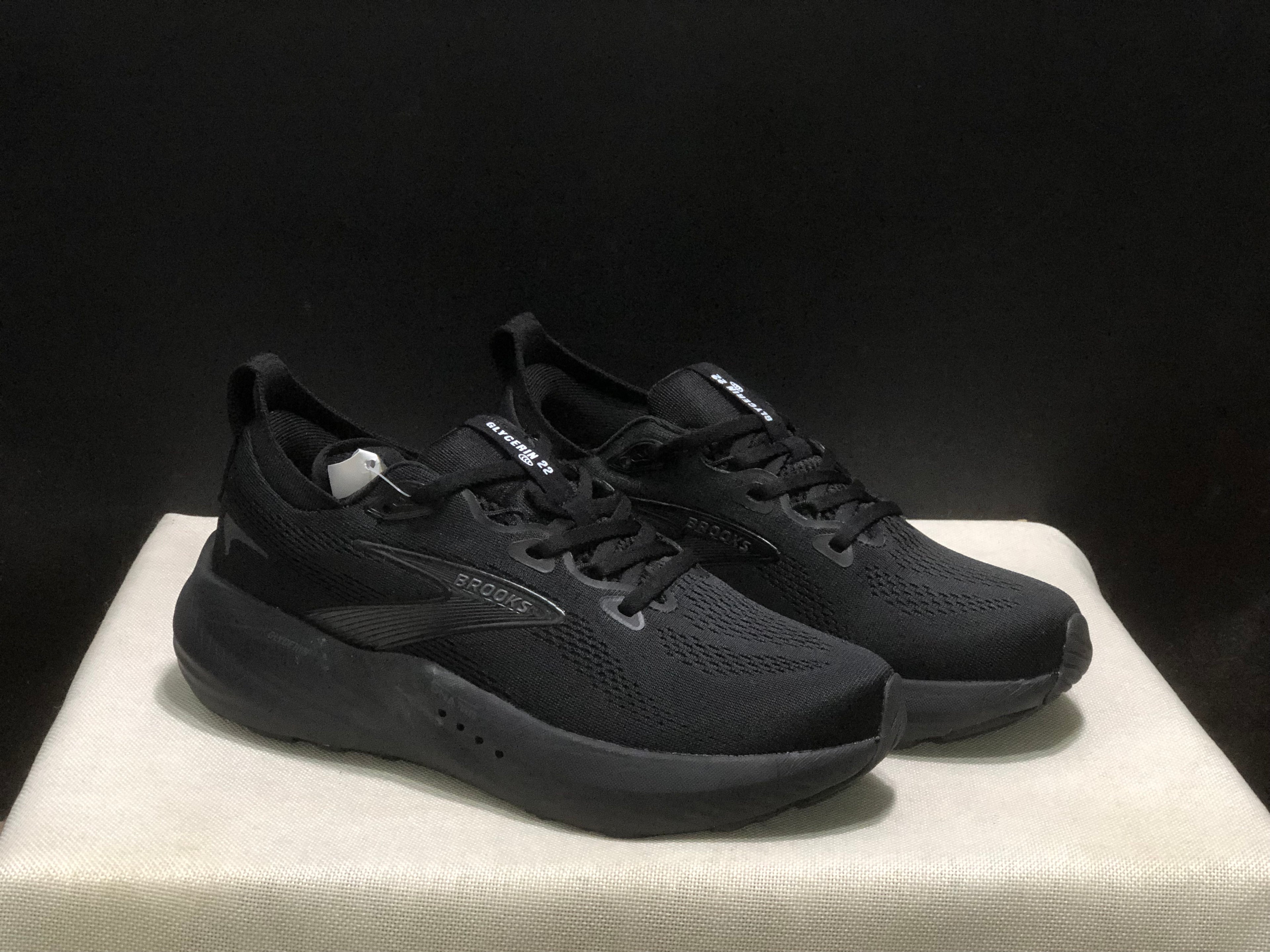 Brooks Glycerin 22 Comfortable Running Shoes Black