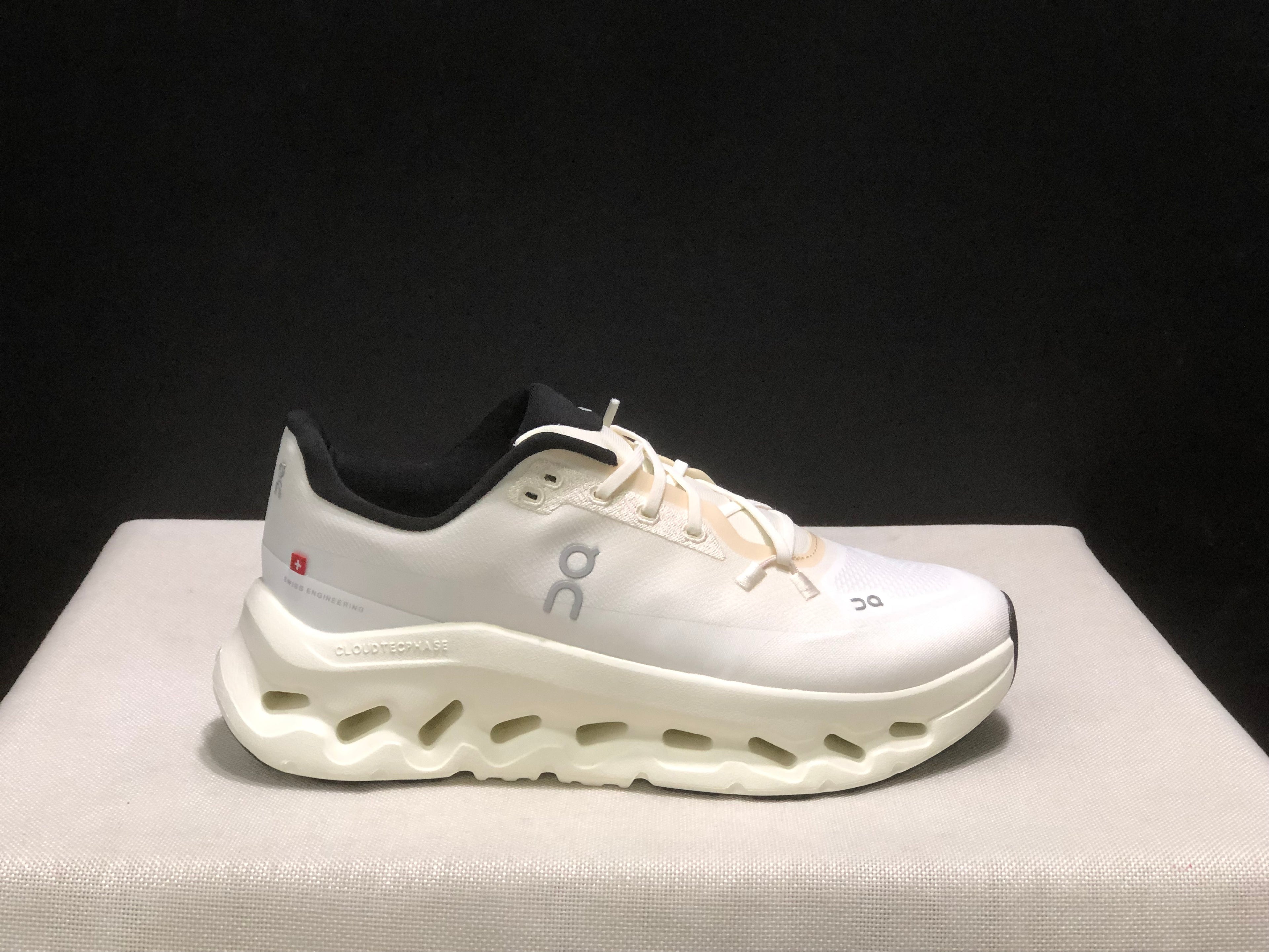 On Running Cloudtilt Shock Absorption Casual Running Shoes Beige/Black