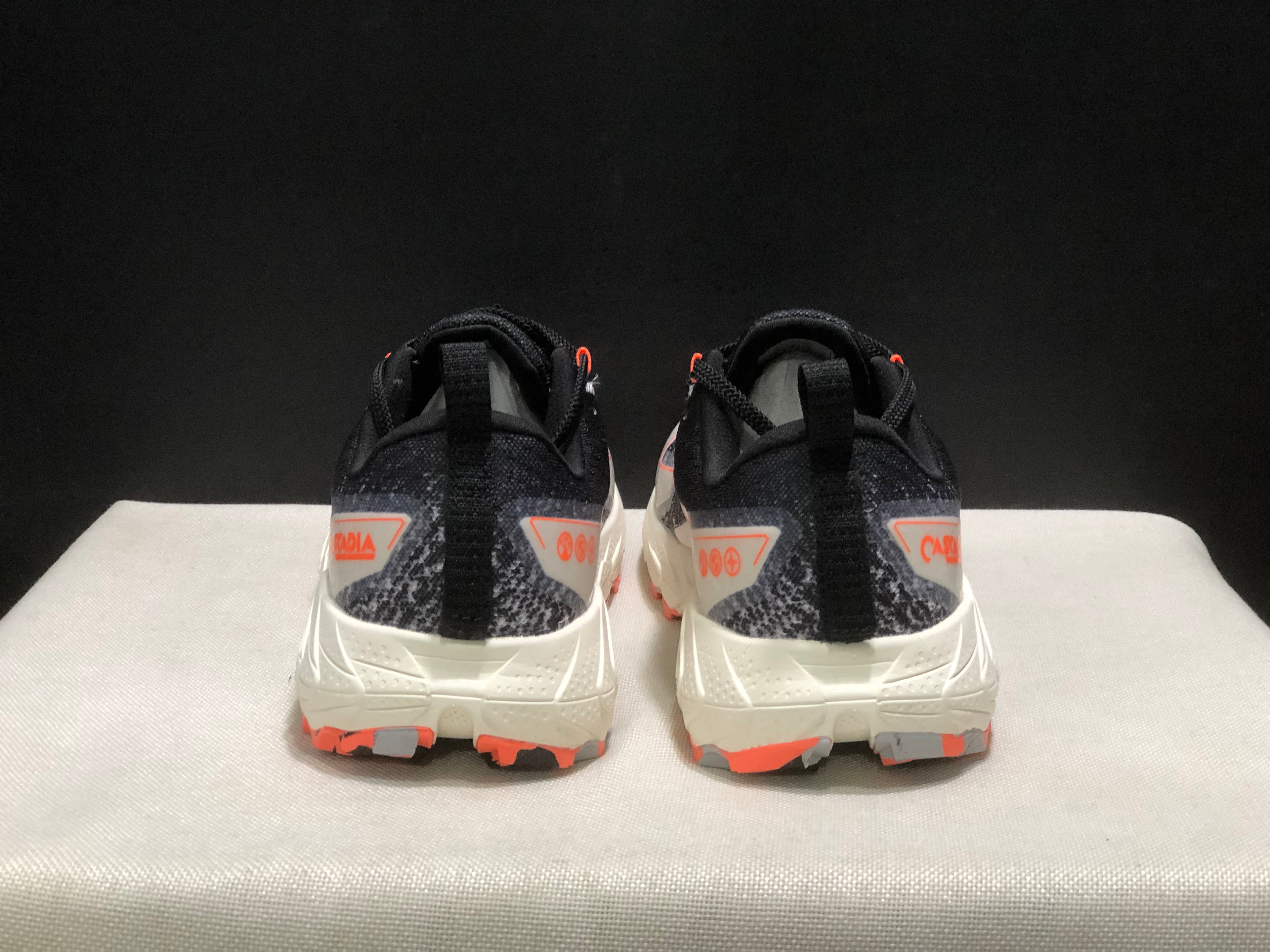 Brooks Cascadia 18 Low-top Running Shoes Black/Blue Wash/Flame