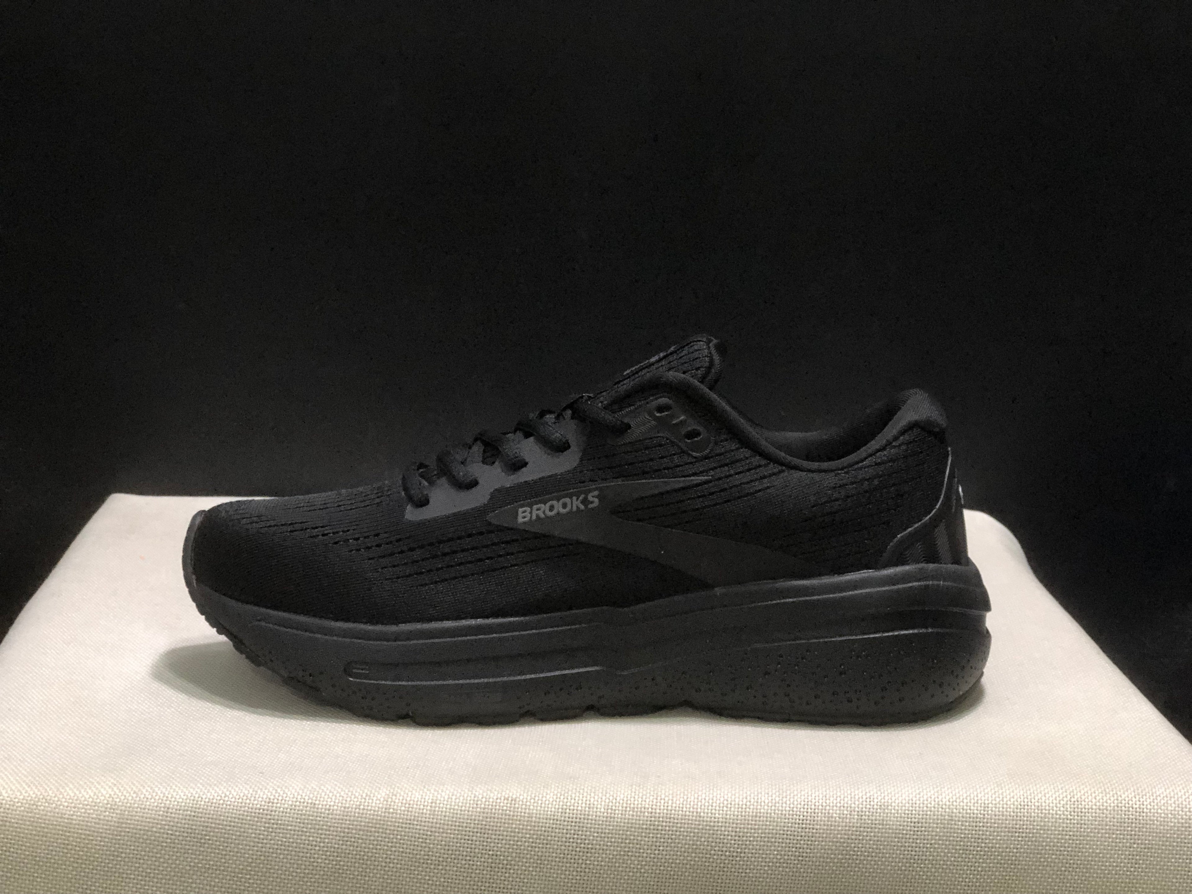 Brooks Ghost Max 2 Breathable Low-top Running Shoes Black