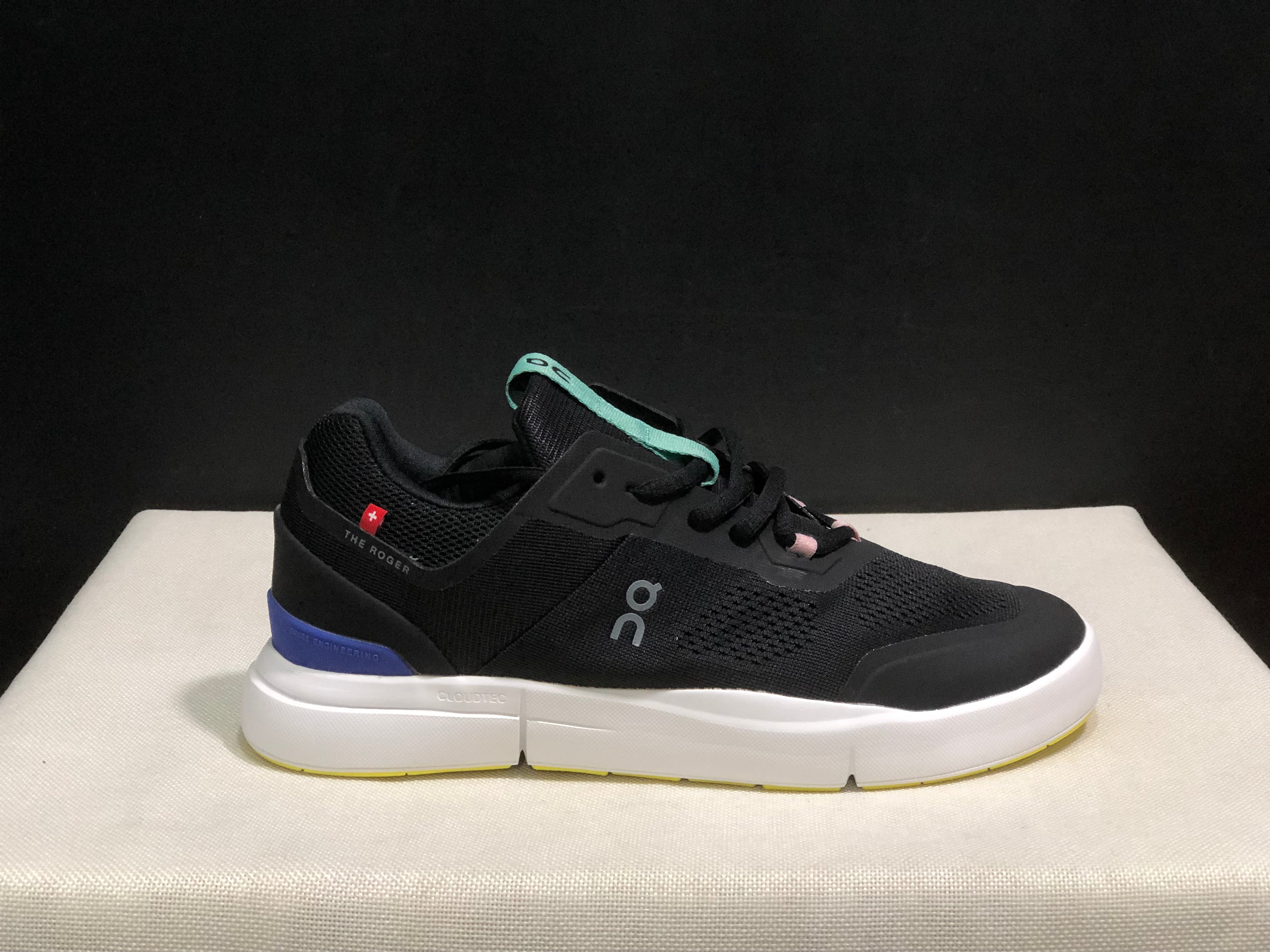 On Running The Roger Spin Breathable Mesh Sneakers Black