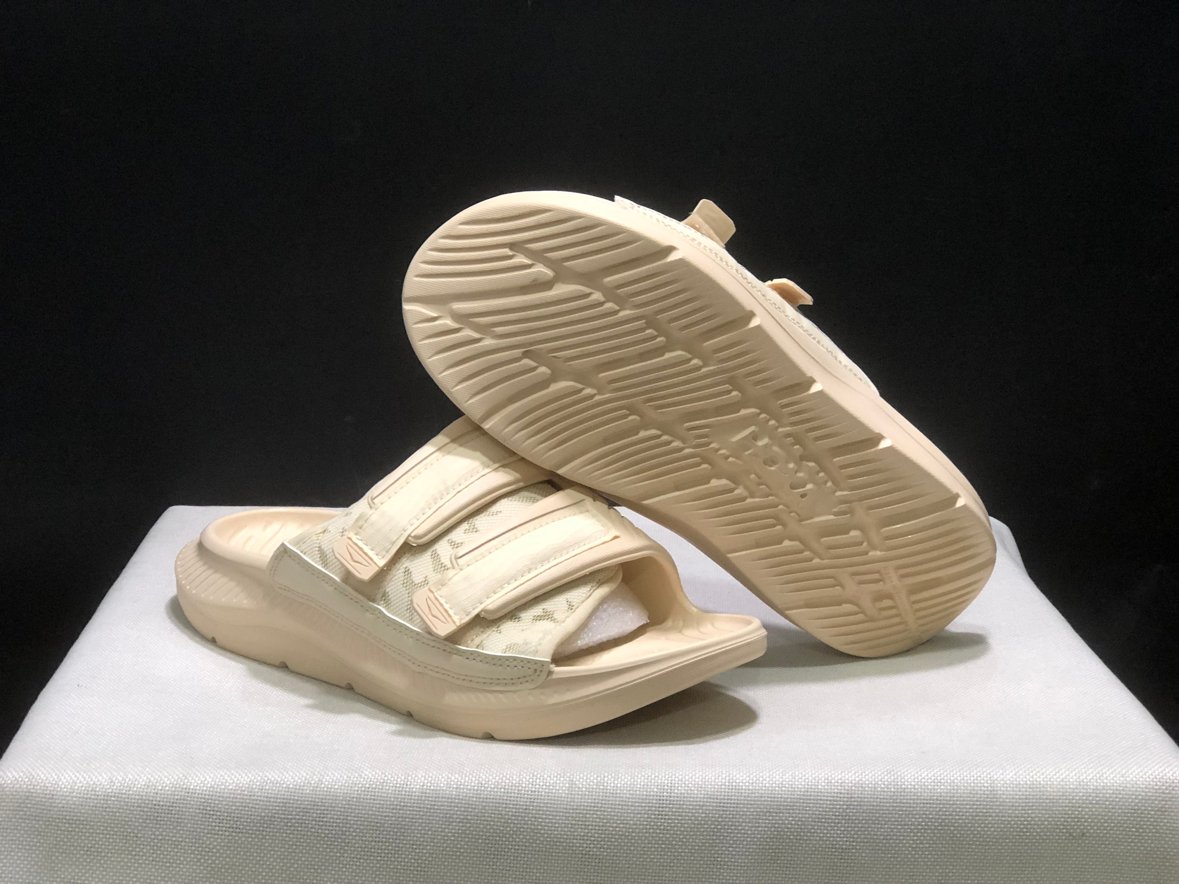 Wtaps x Hoka One One Ora Luxe Comfortable Sandals Light Pink