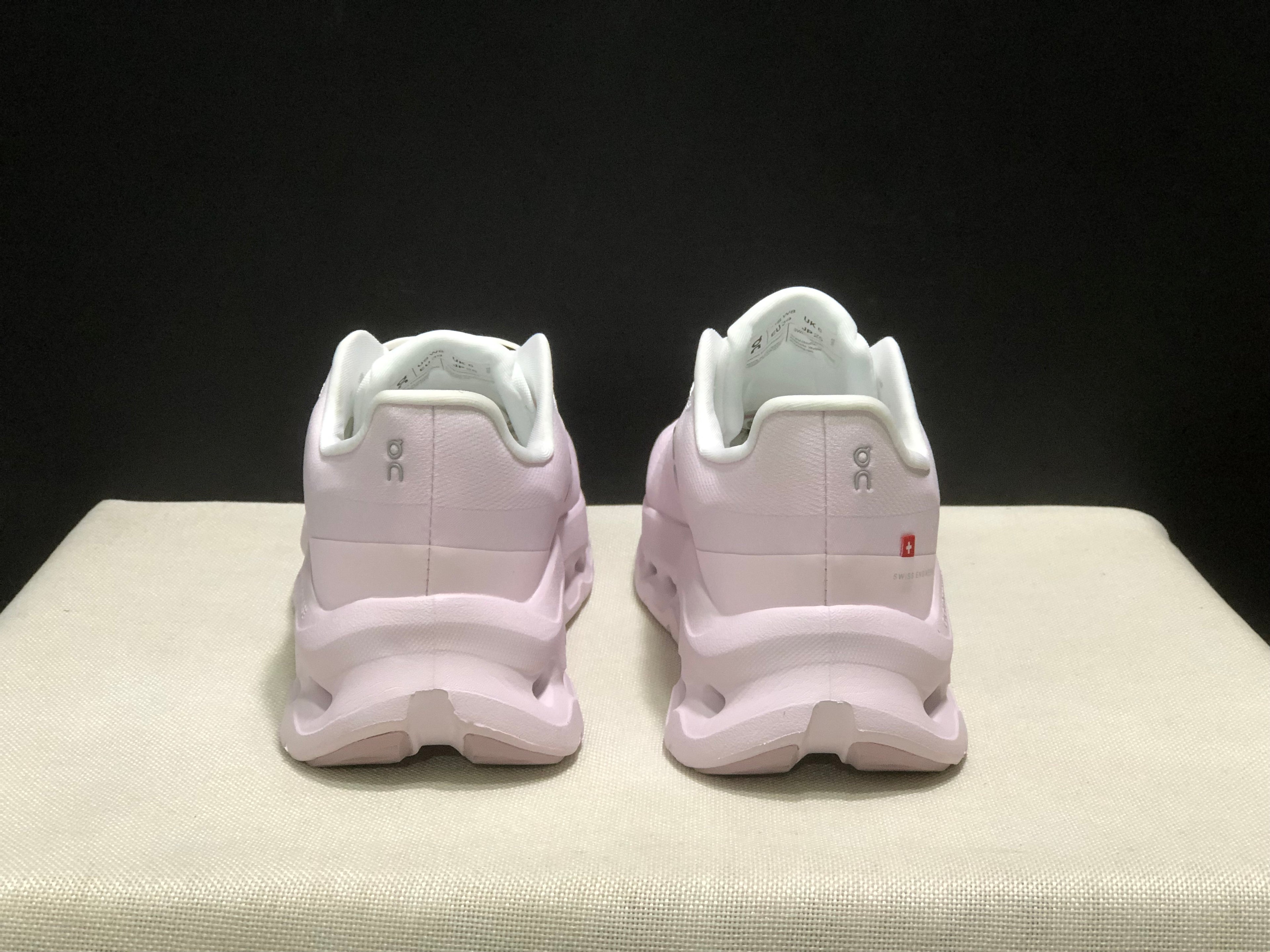 On Running Cloudtilt Durable Casual Life Shoes Ivory/Orchid