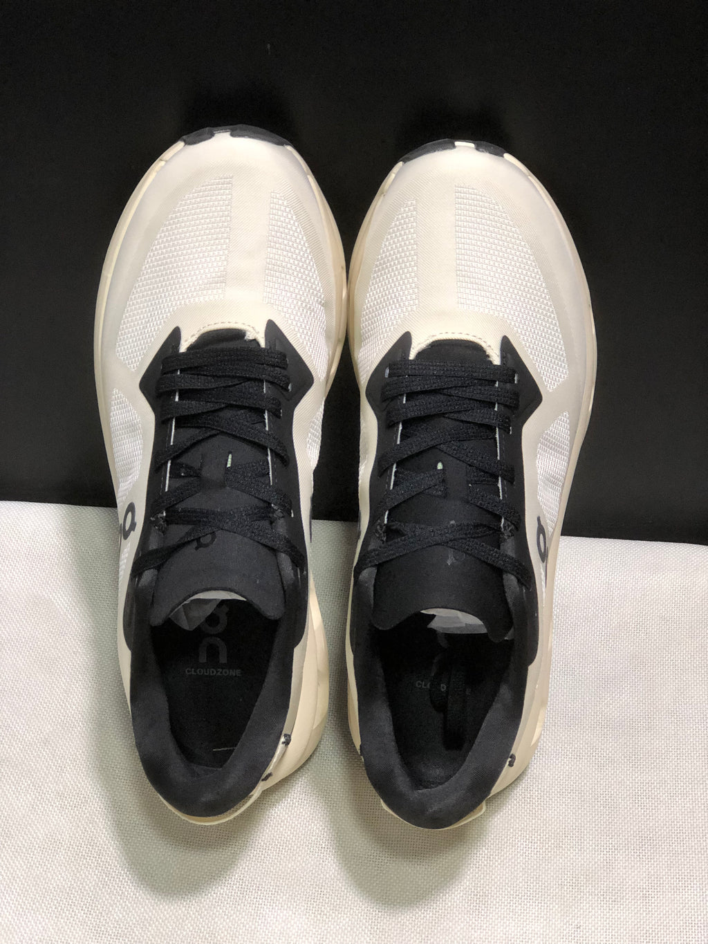 On Running Cloudzone Casual Running Shoes Milky White/Black