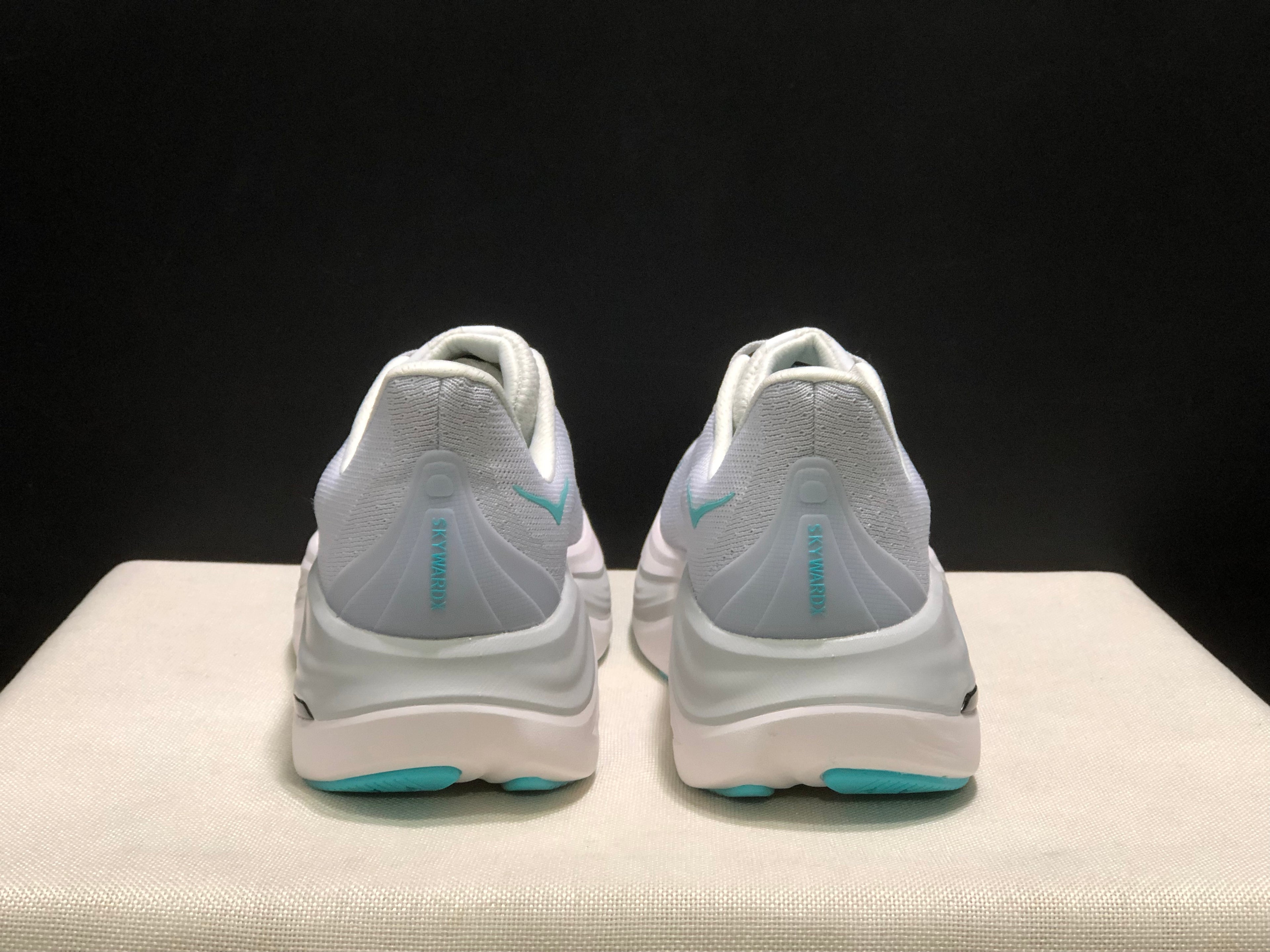 Hoka One One Skyward X Anti-slip Wear-resistant Running Shoes Sneakers Silver